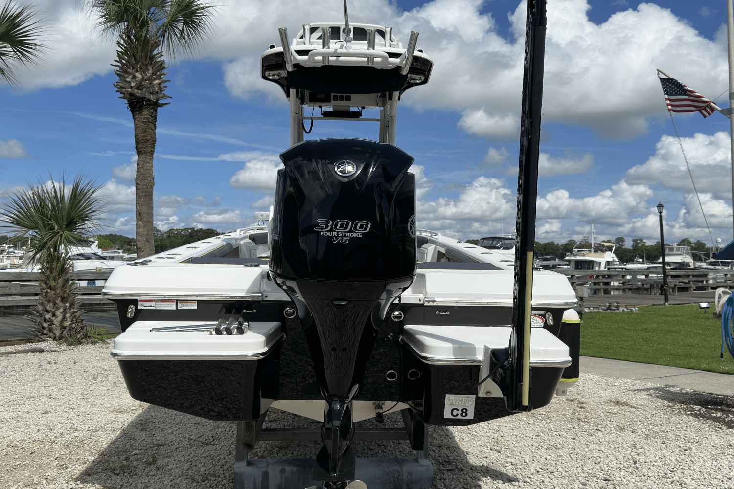 2017 Everglades 243 CENTER CONSOLE Image Thumbnail #3