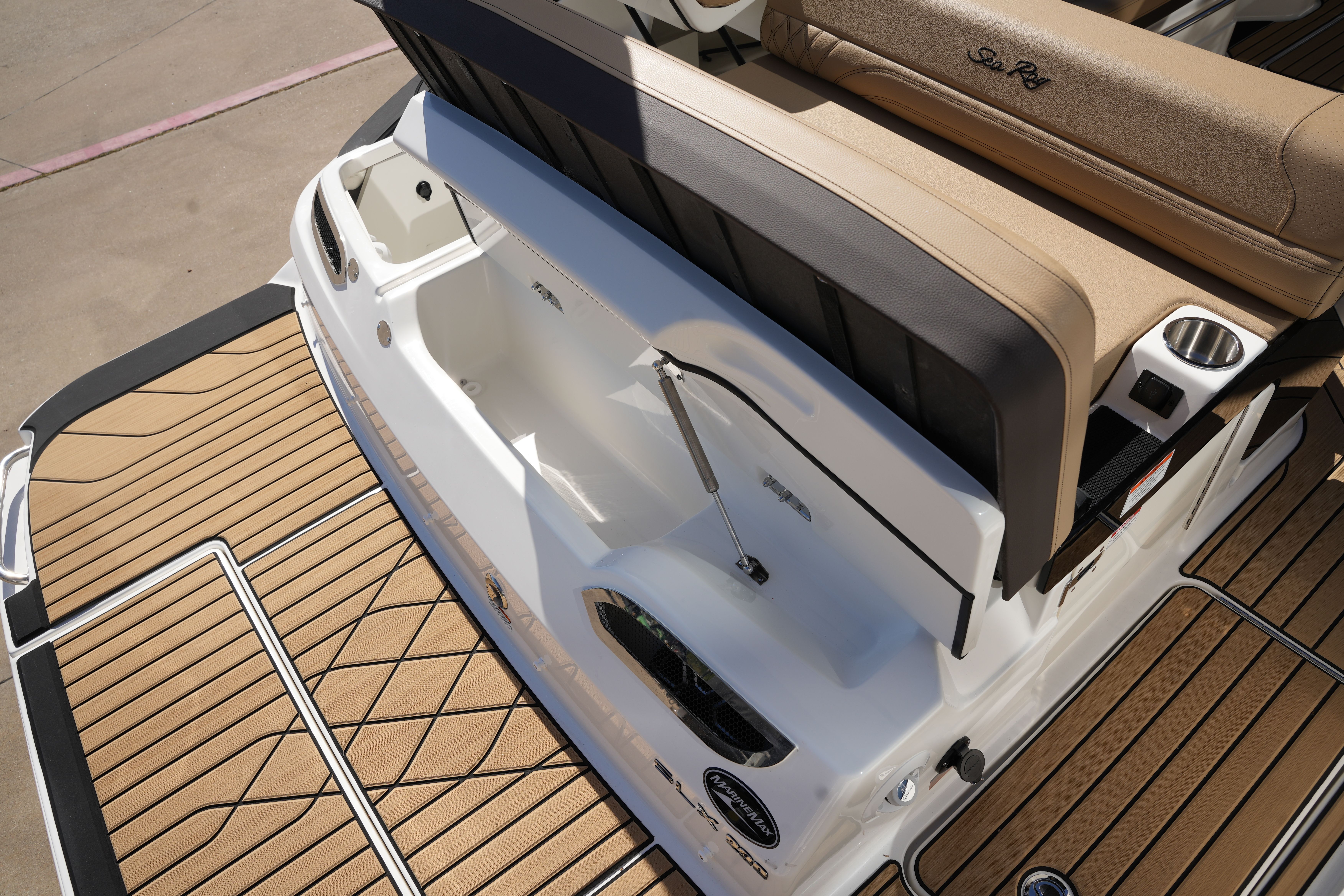 2026 Sea Ray SLX 280 Image Thumbnail #8