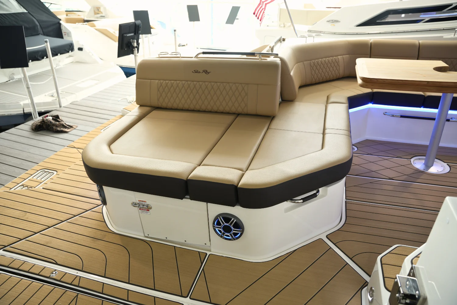 2026 Sea Ray SLX 400 Image Thumbnail #13