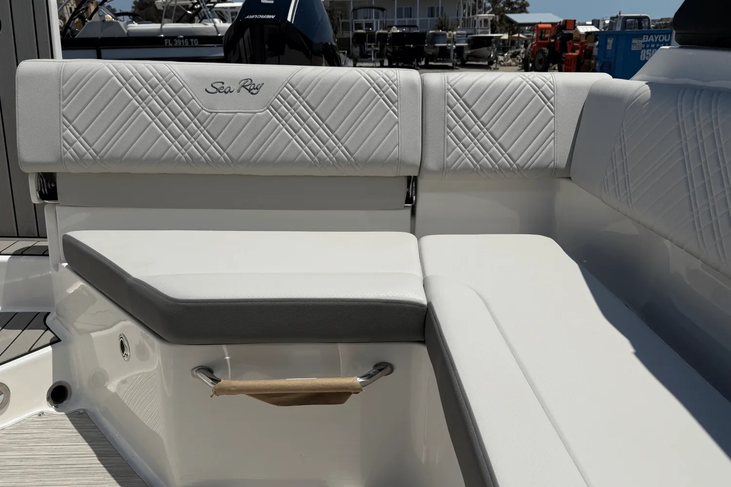 2026 Sea Ray SDX 250 Outboard Image Thumbnail #20