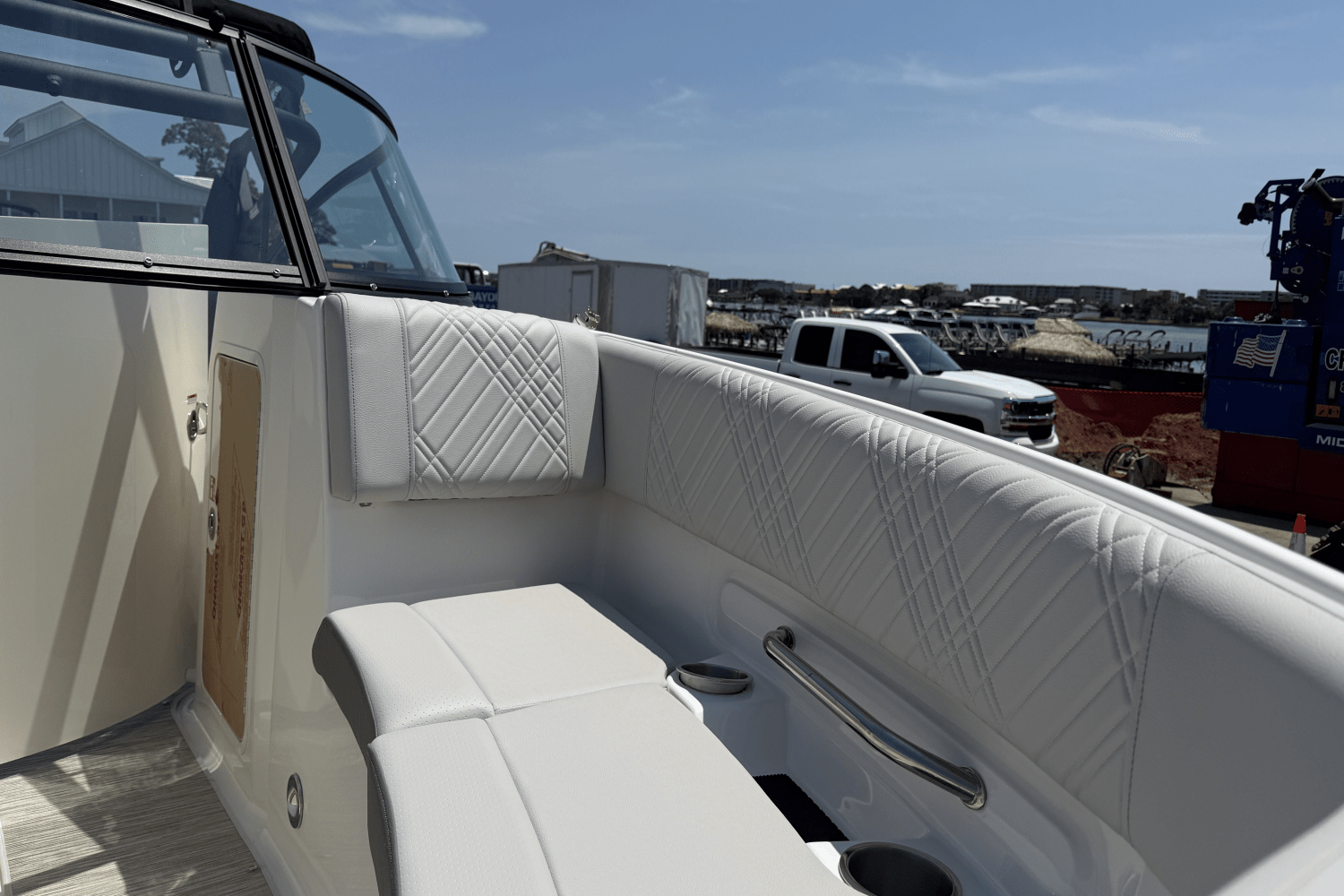 2026 Sea Ray SDX 250 Outboard Image Thumbnail #11
