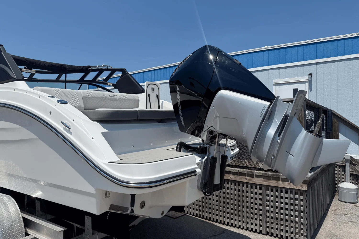 2026 Sea Ray SDX 250 Outboard Image Thumbnail #1