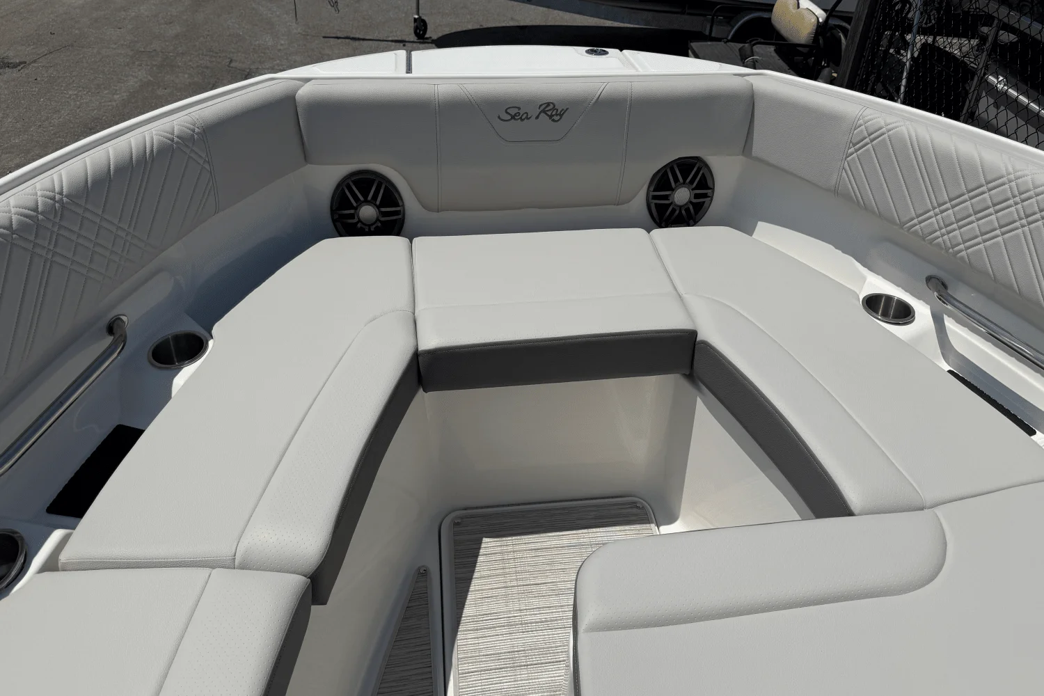 2026 Sea Ray SDX 250 Outboard Image Thumbnail #26