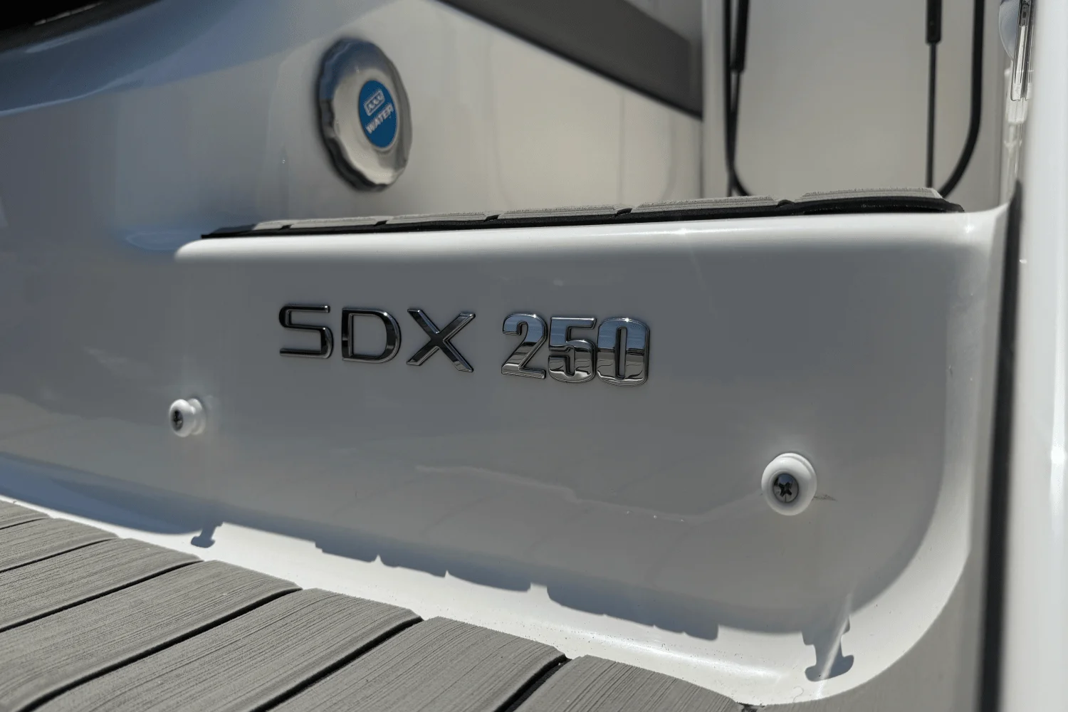 2026 Sea Ray SDX 250 Outboard Image Thumbnail #4