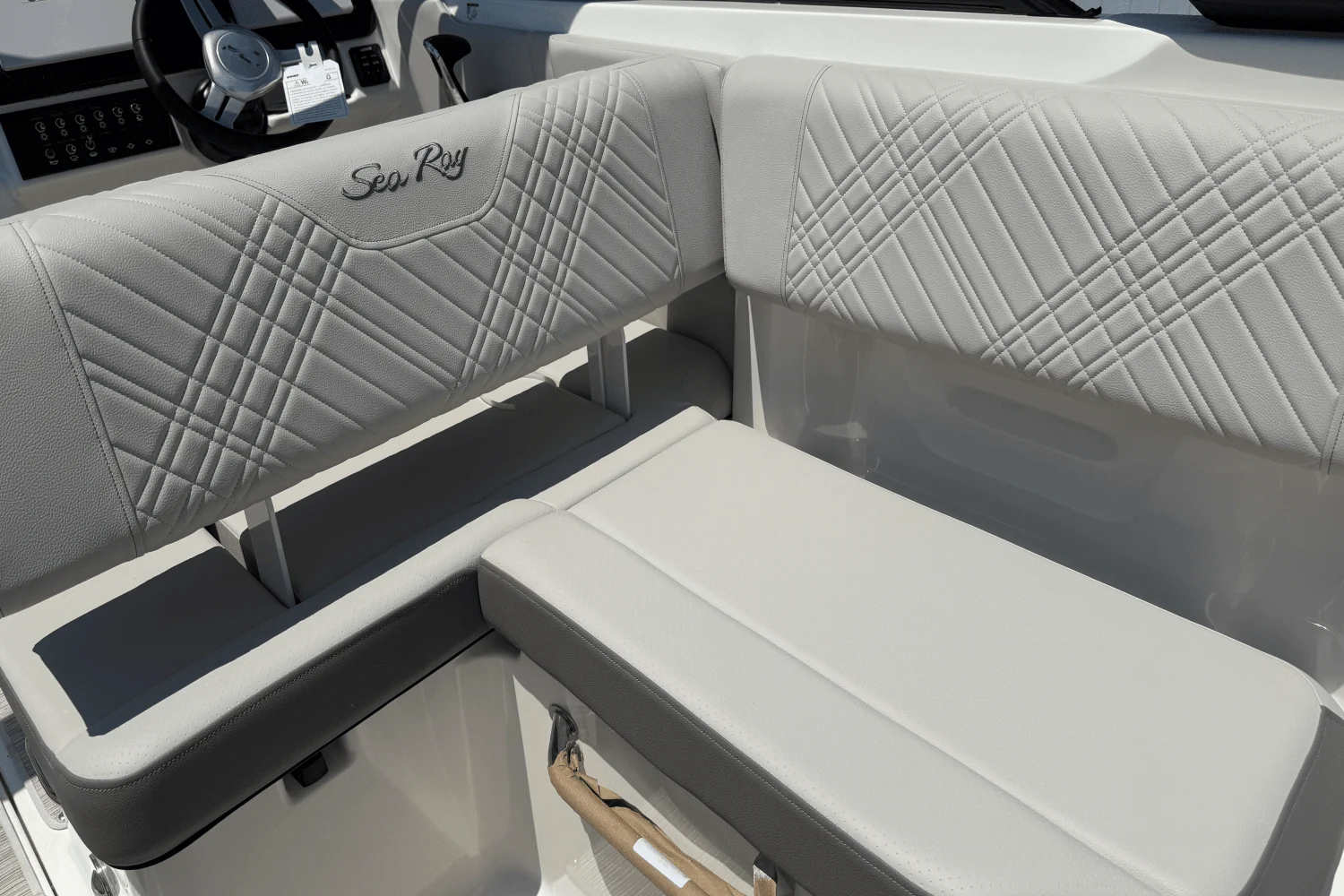 2026 Sea Ray SDX 250 Outboard Image Thumbnail #30