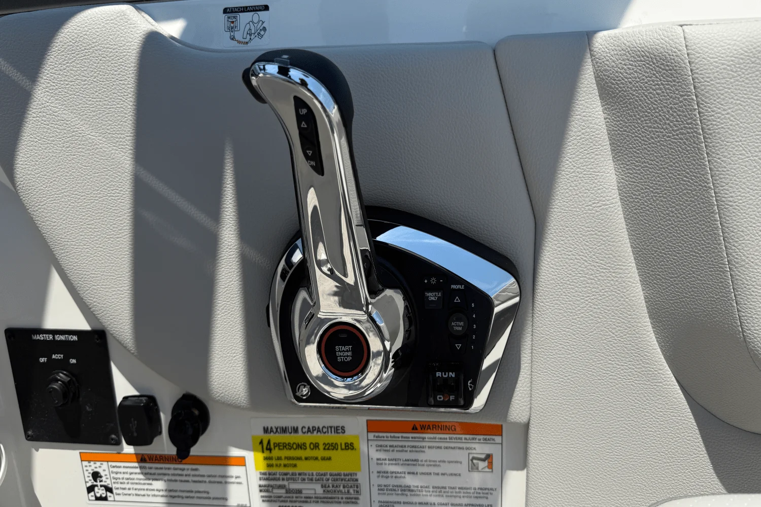 2026 Sea Ray SDX 250 Outboard Image Thumbnail #15