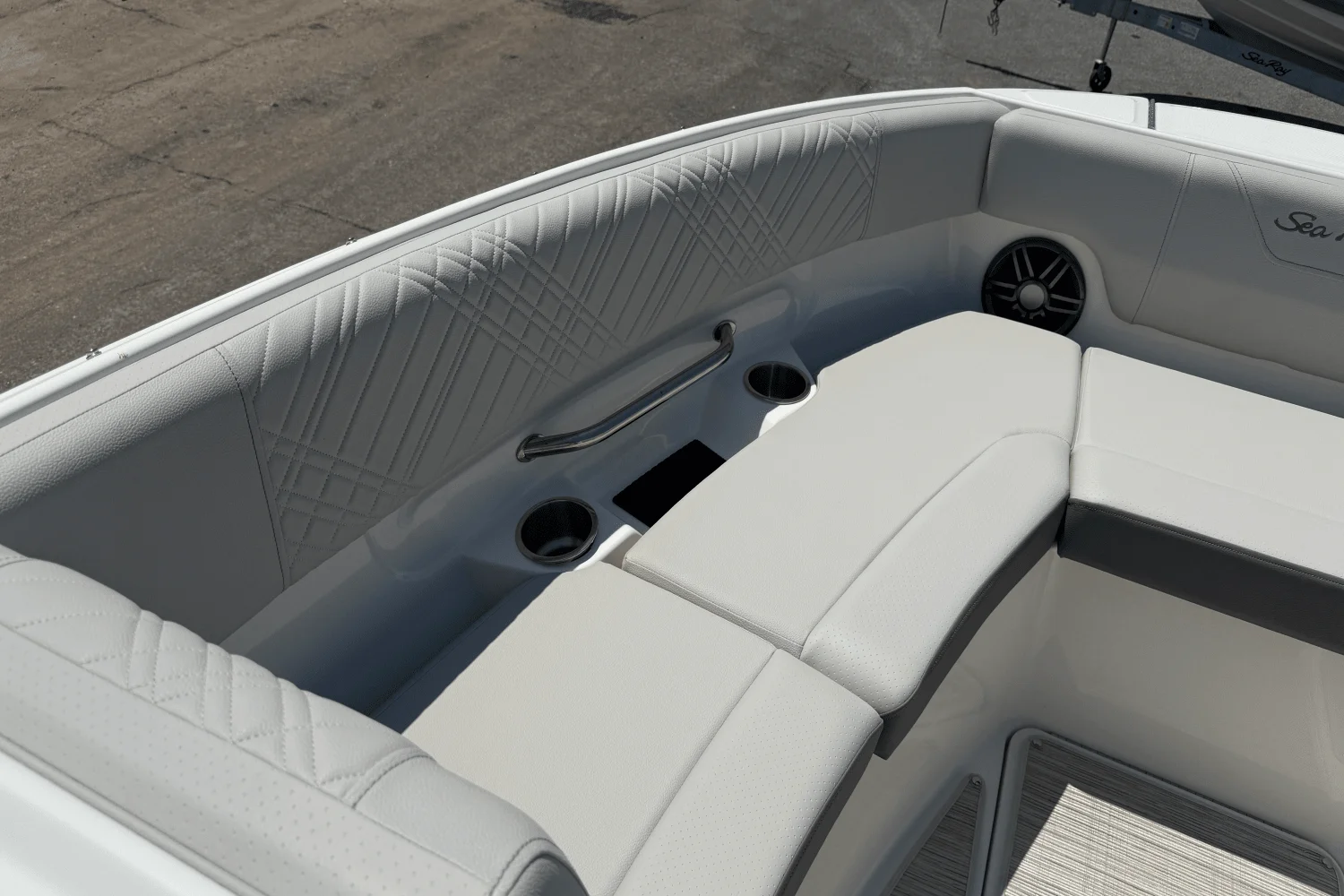 2026 Sea Ray SDX 250 Outboard Image Thumbnail #28