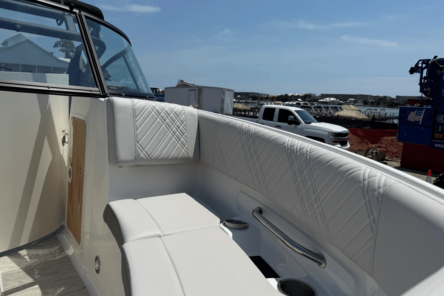 2026 Sea Ray SDX 250 Outboard Image Thumbnail #11