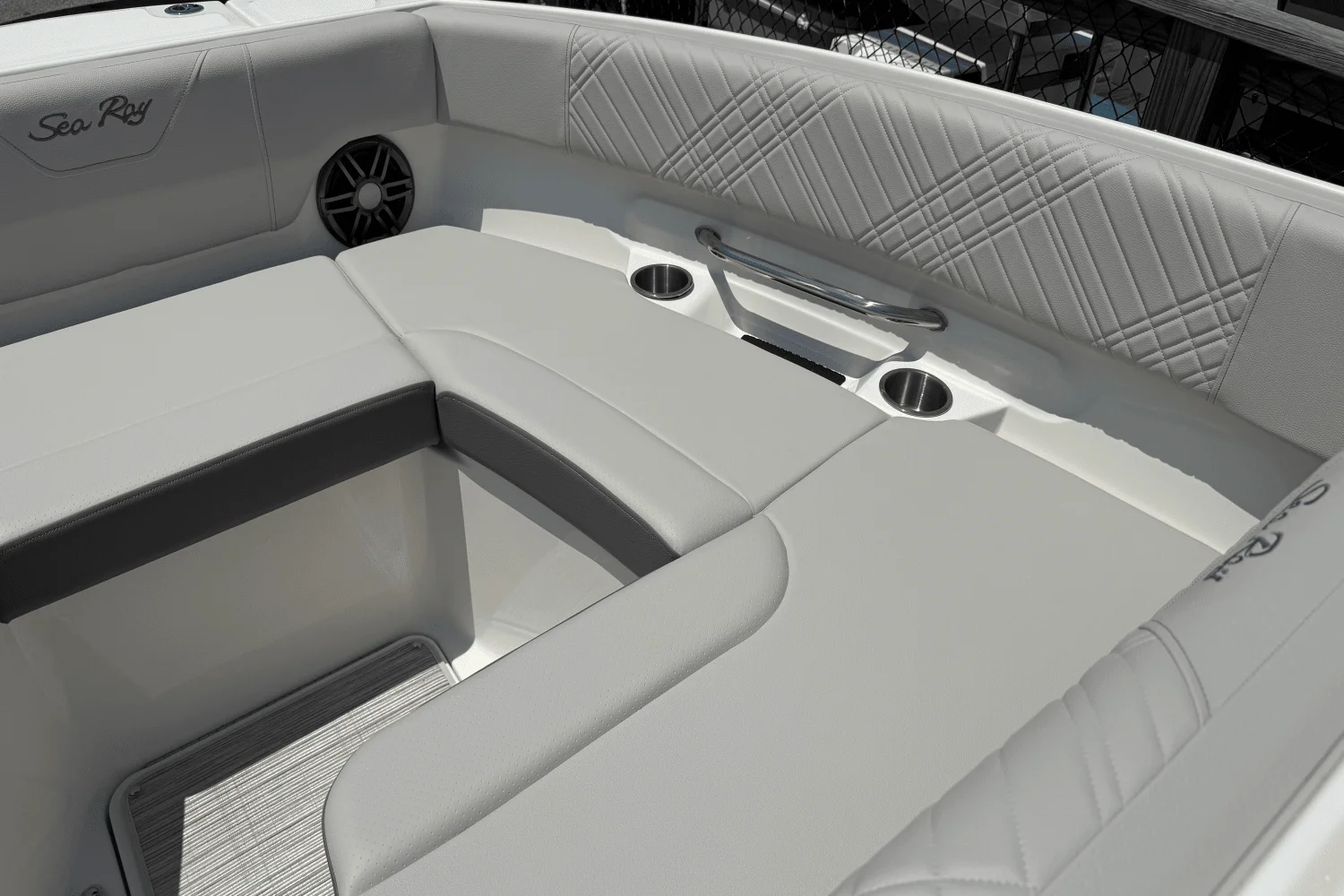 2026 Sea Ray SDX 250 Outboard Image Thumbnail #27