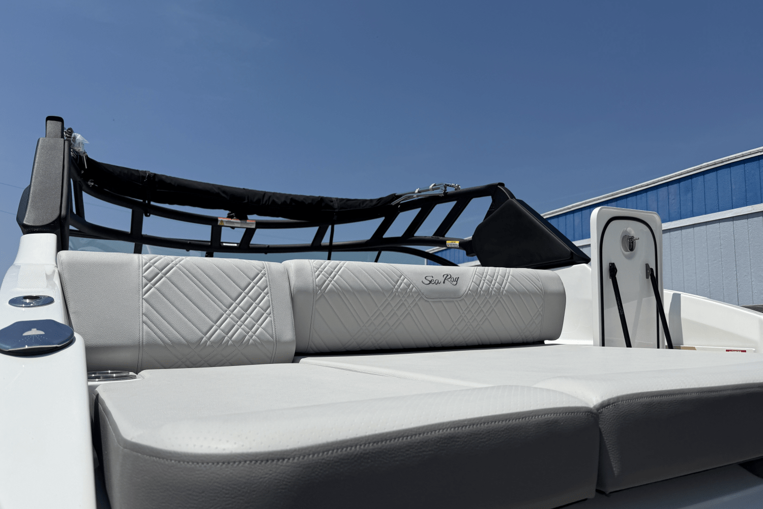 2026 Sea Ray SDX 250 Outboard Image Thumbnail #7