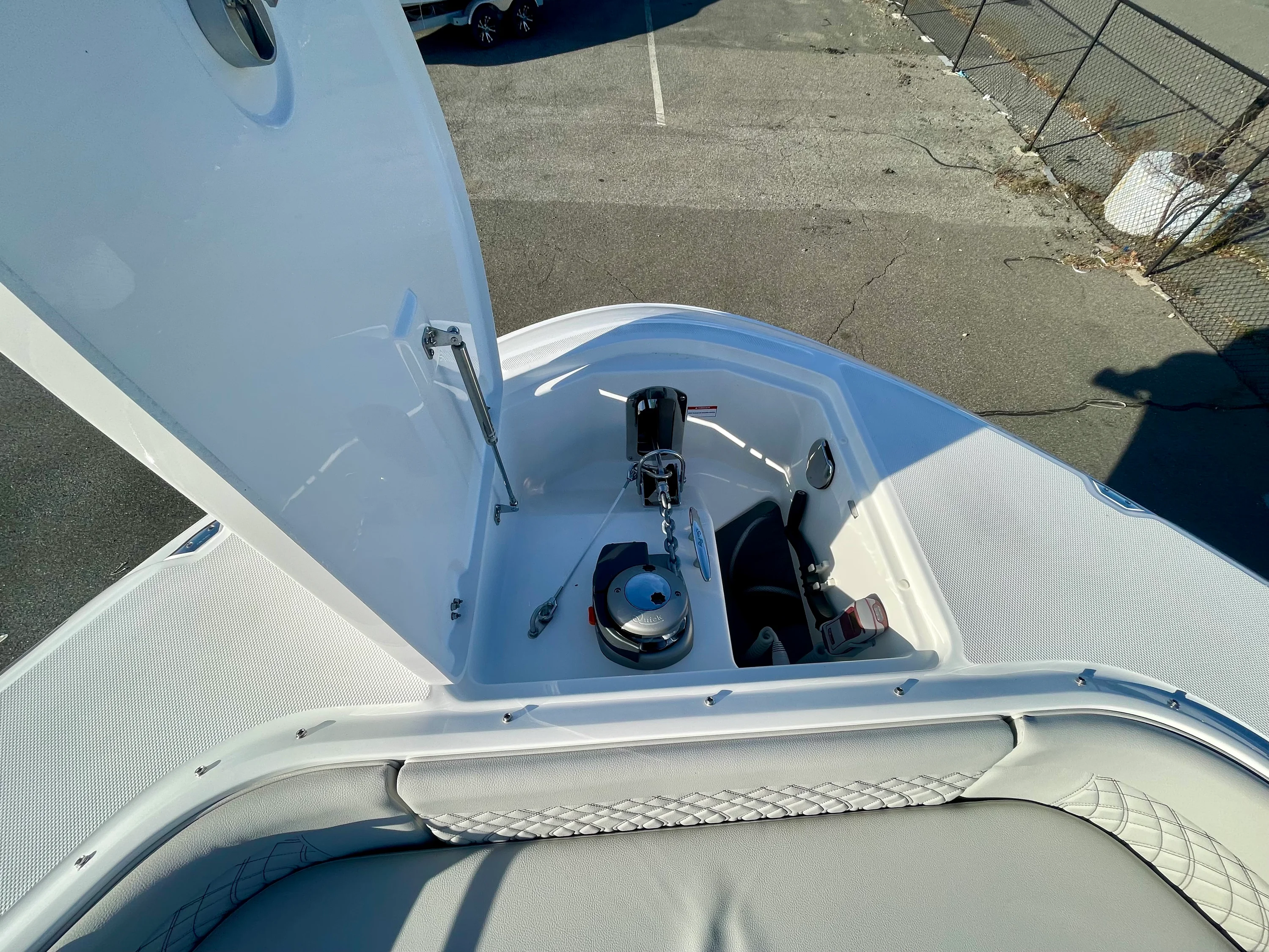 2026 Sea Ray Sundancer 370 Outboard Image Thumbnail #20