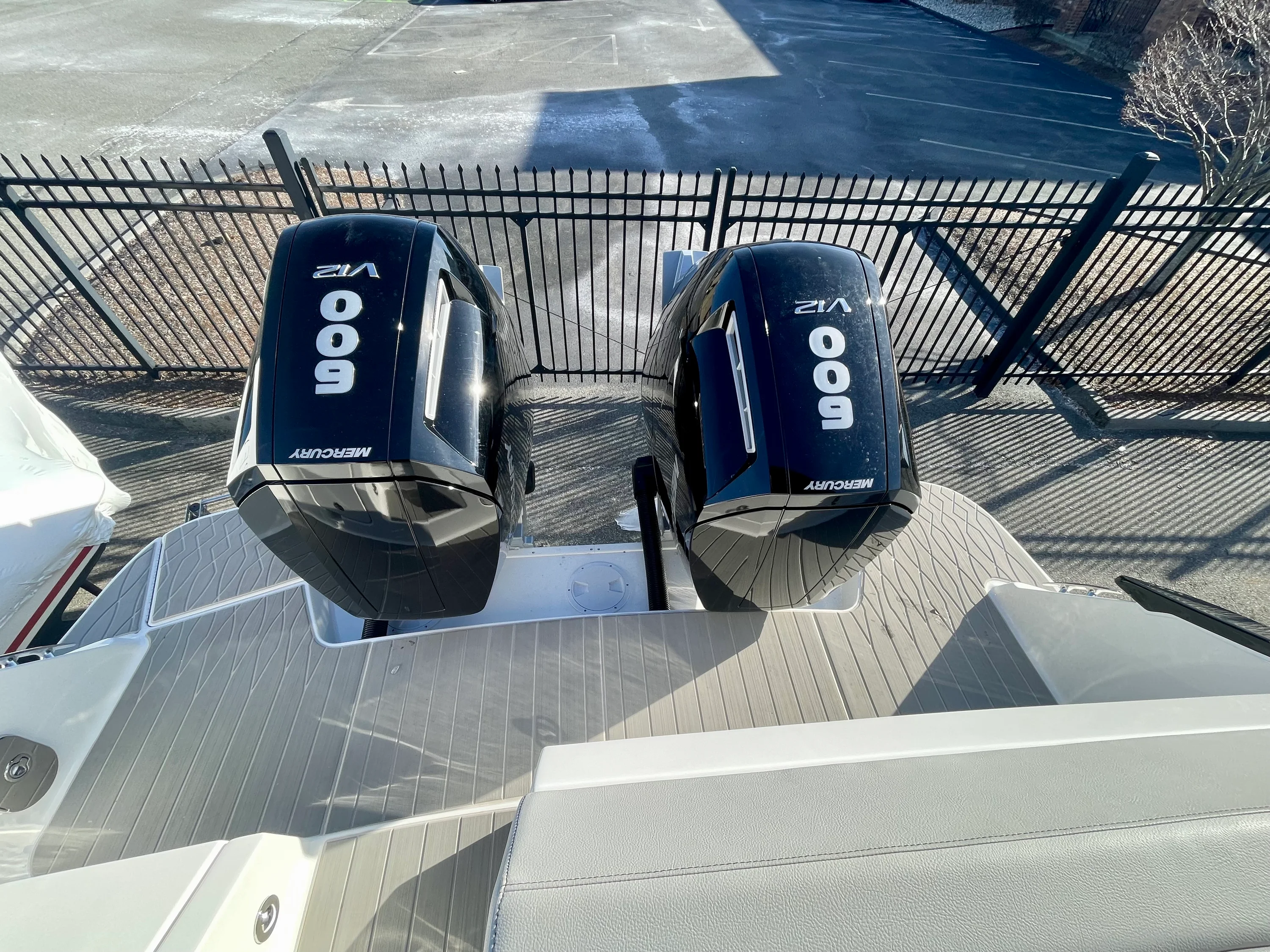 2026 Sea Ray Sundancer 370 Outboard Image Thumbnail #1