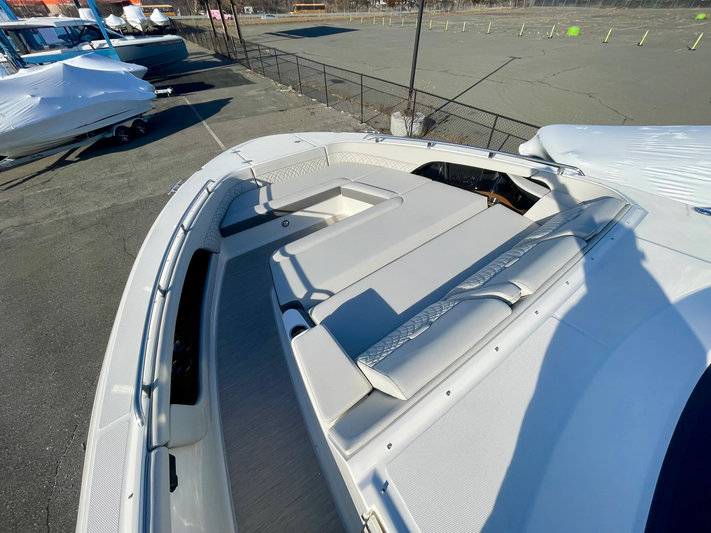 2026 Sea Ray Sundancer 370 Outboard Image Thumbnail #16