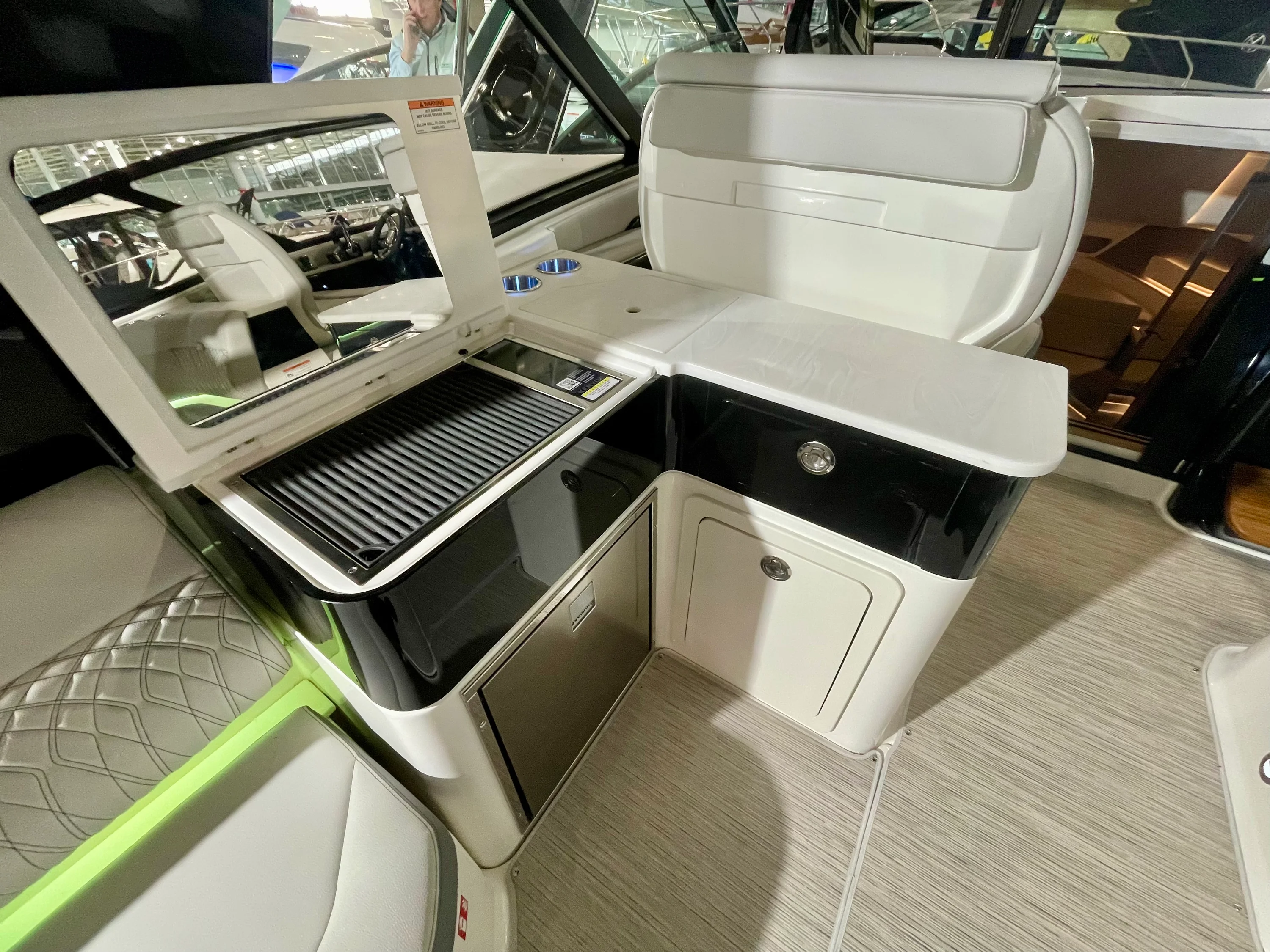 2026 Sea Ray Sundancer 370 Outboard Image Thumbnail #4