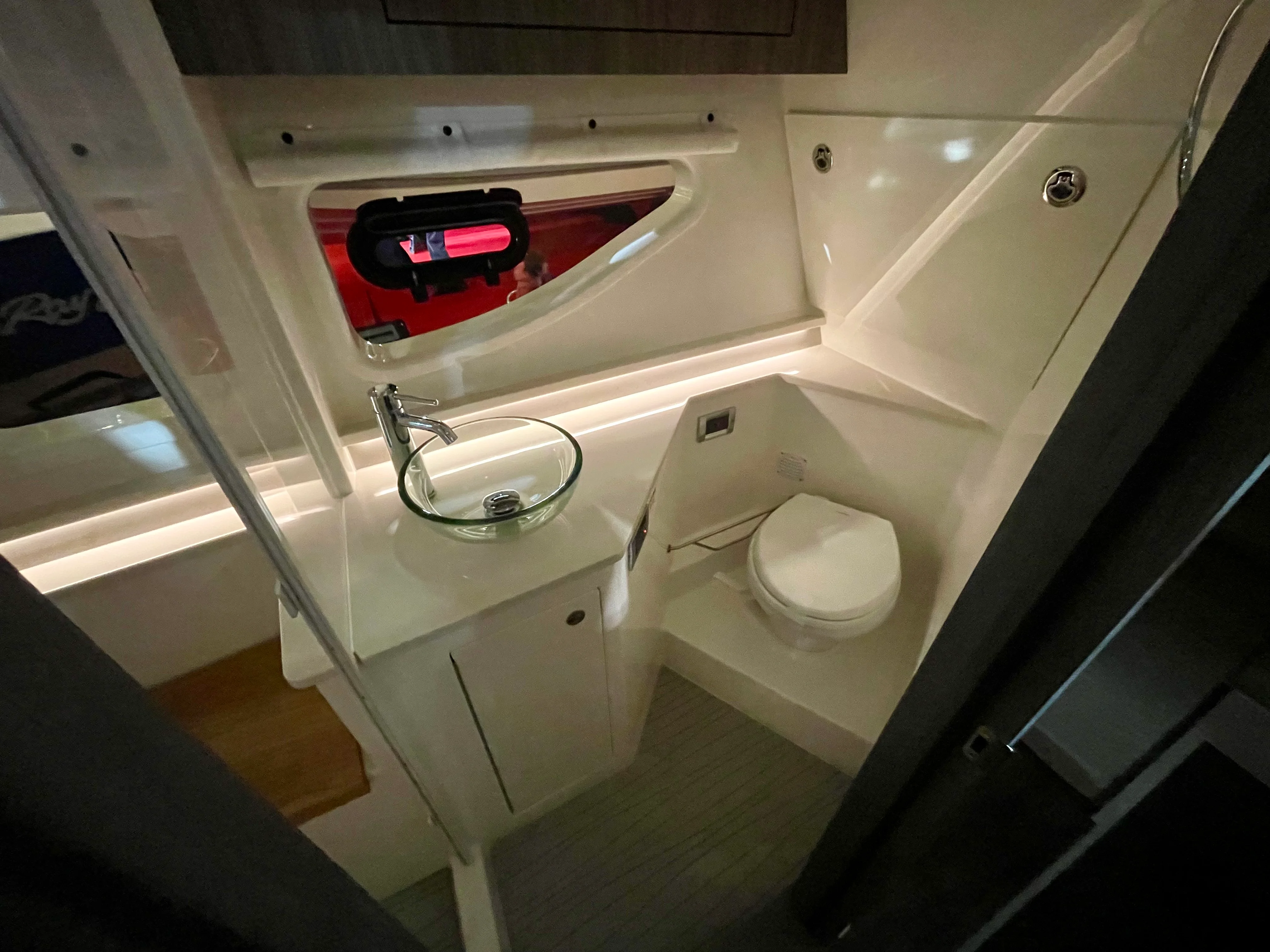 2026 Sea Ray Sundancer 370 Outboard Image Thumbnail #12