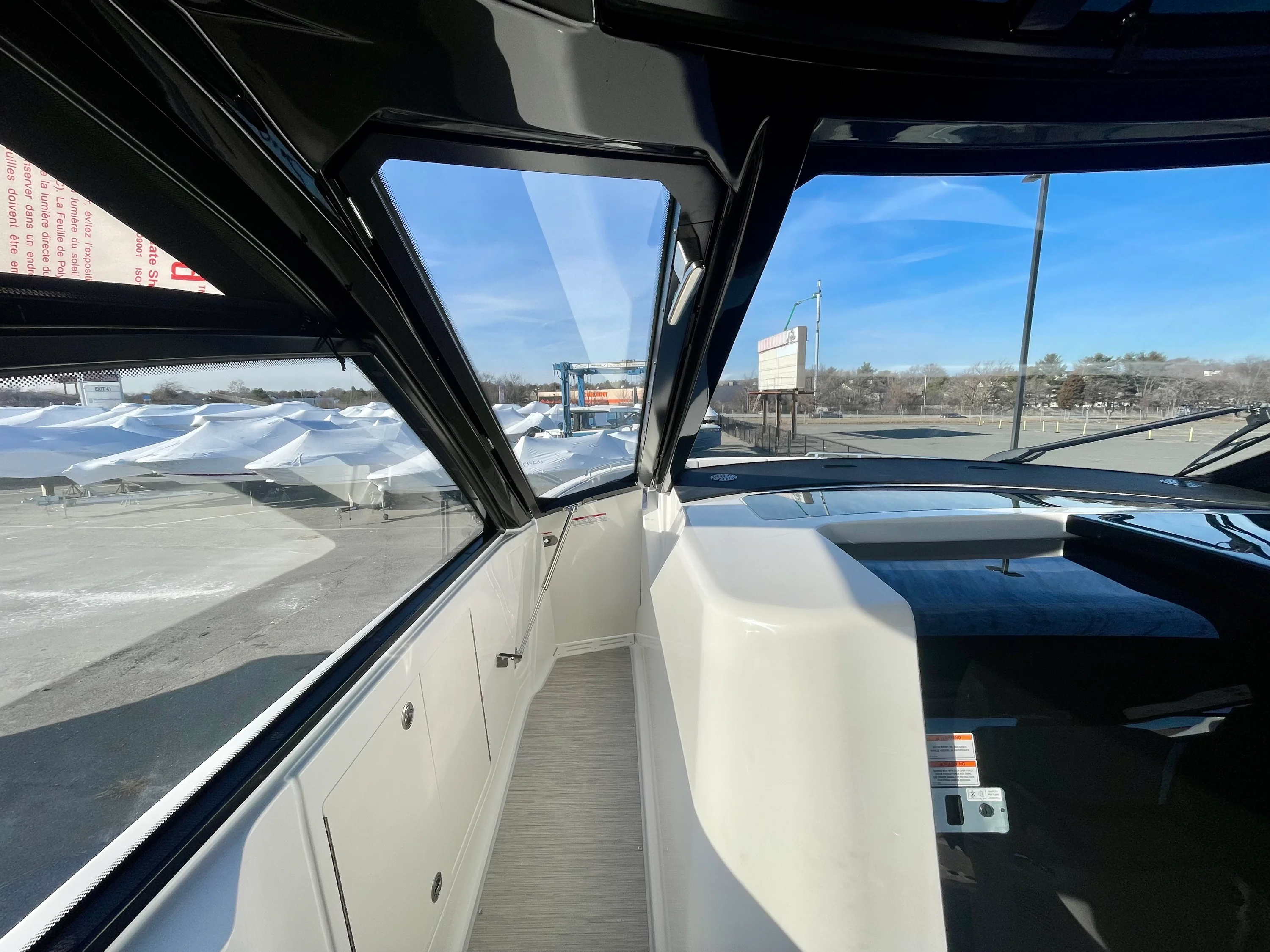 2026 Sea Ray Sundancer 370 Outboard Image Thumbnail #14