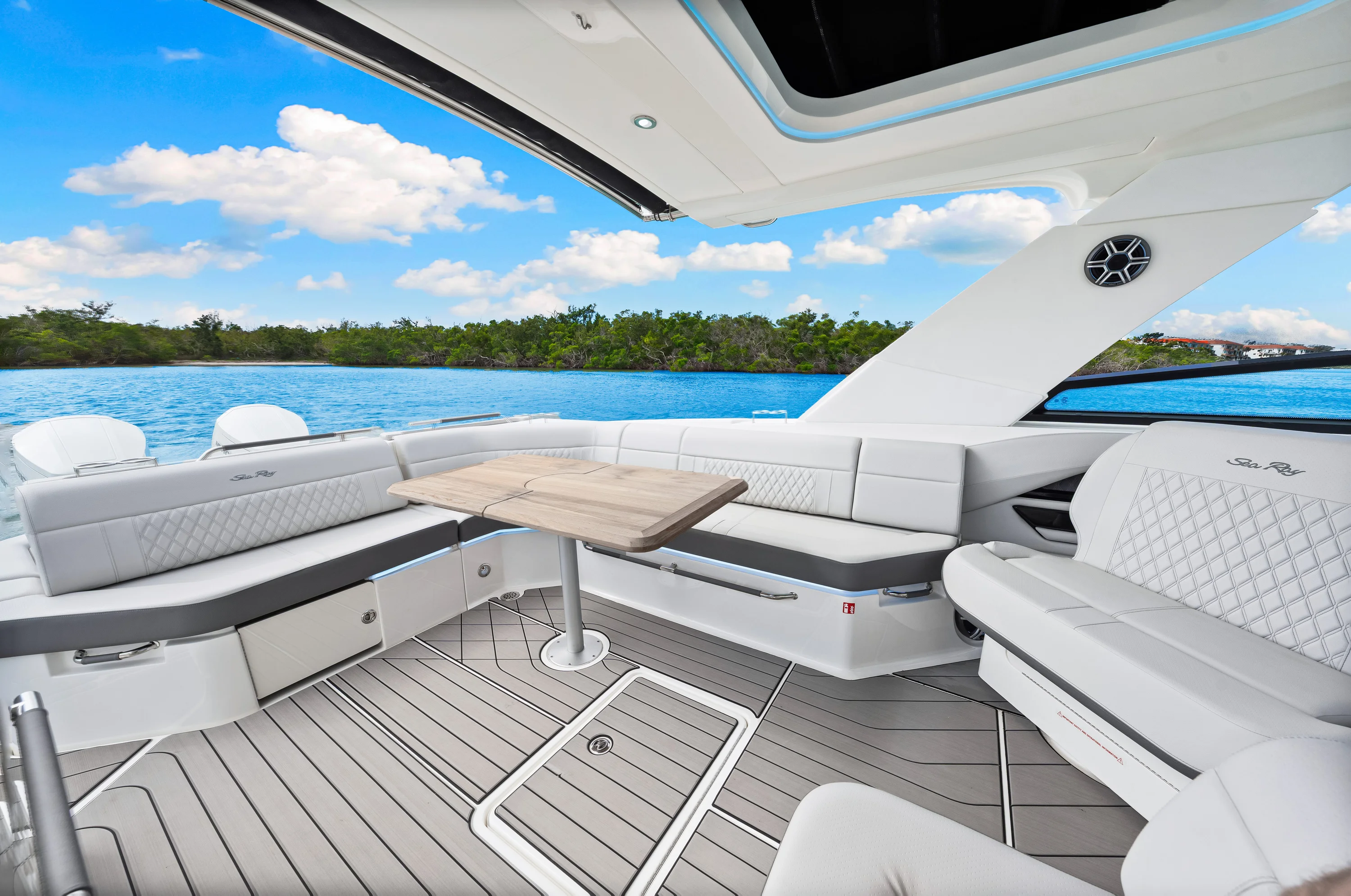 2026 Sea Ray SLX 400 Outboard Image Thumbnail #13