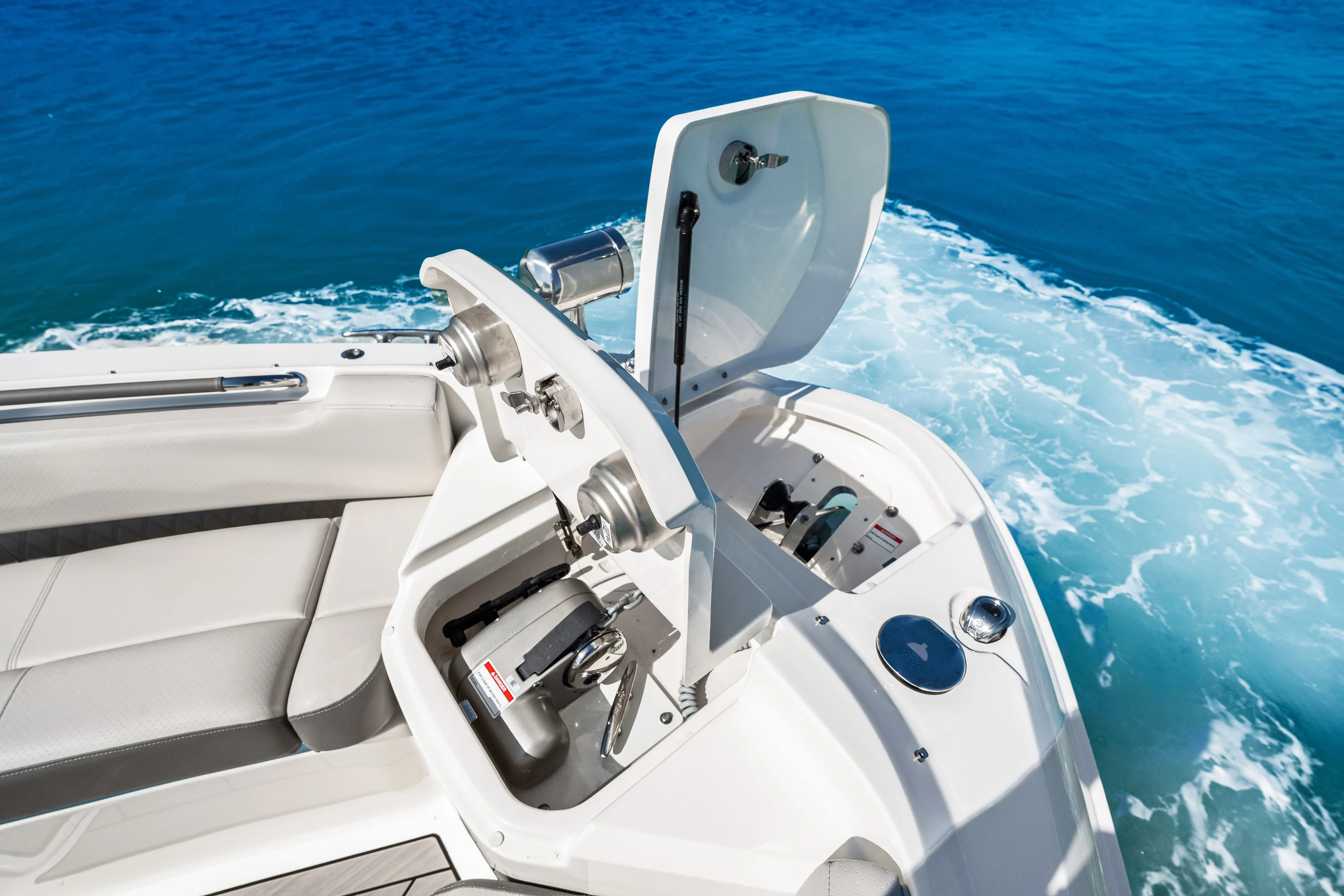 2026 Sea Ray SLX 400 Outboard Image Thumbnail #25