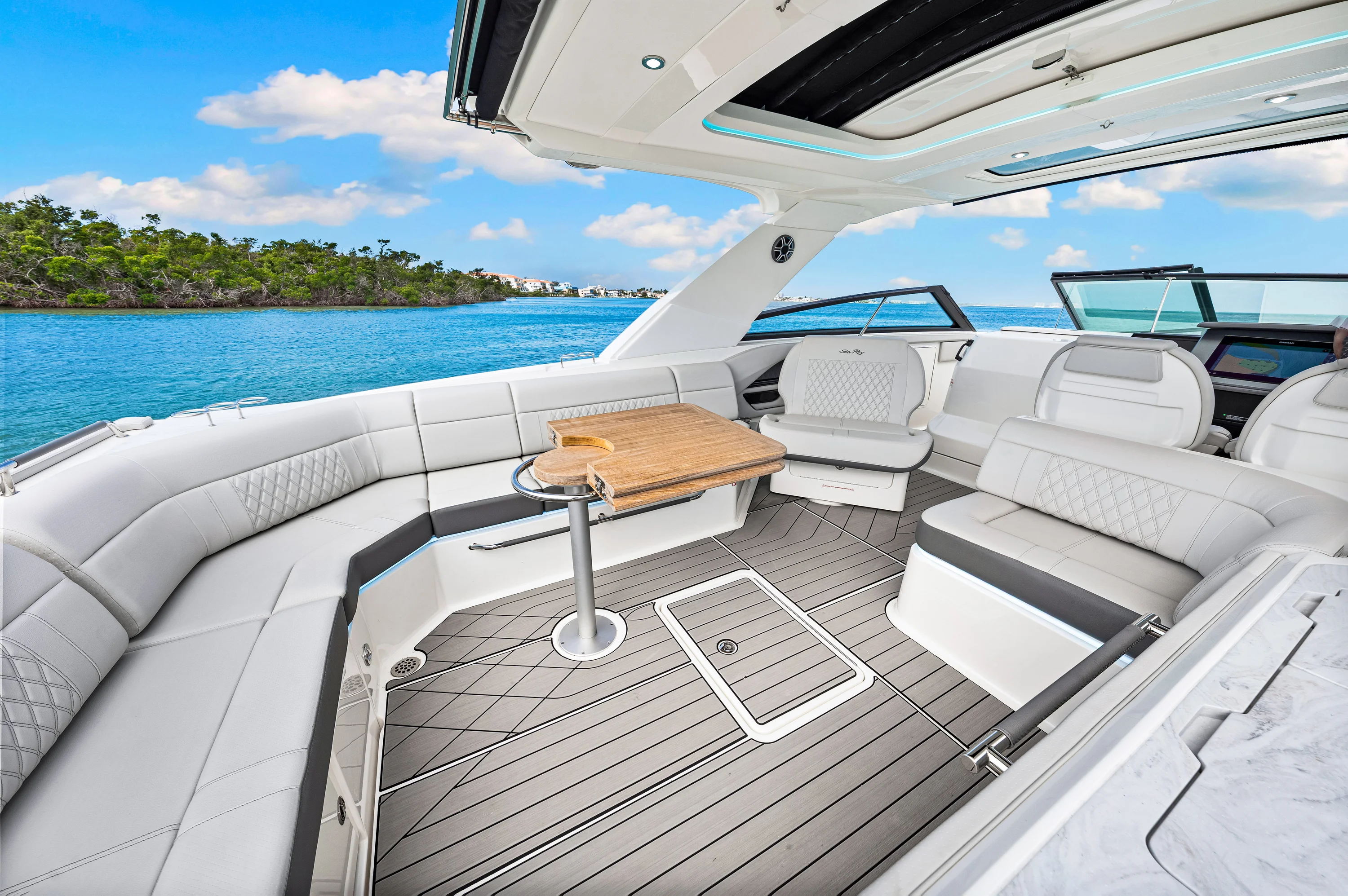 2026 Sea Ray SLX 400 Outboard Image Thumbnail #11