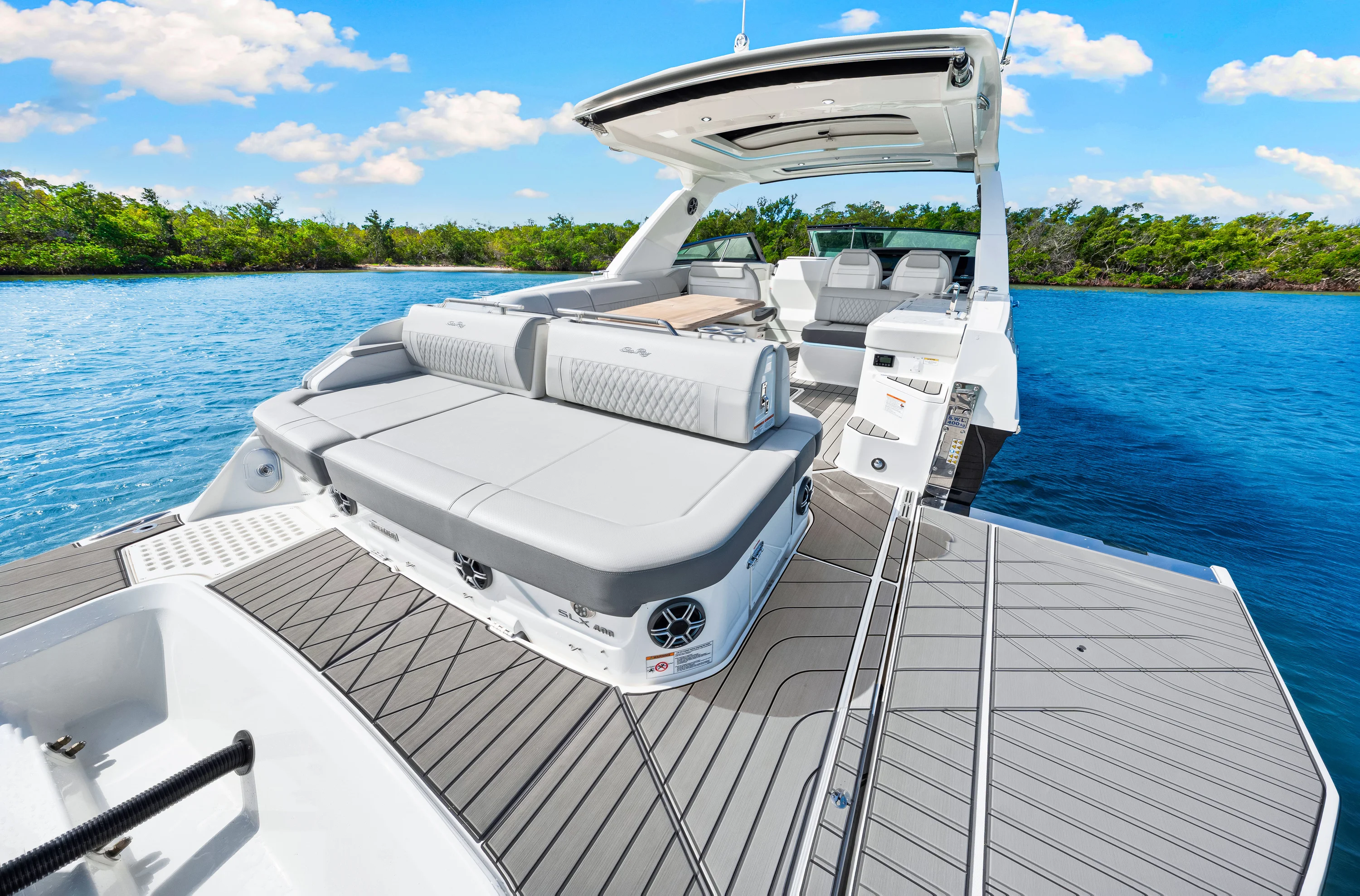 2026 Sea Ray SLX 400 Outboard Image Thumbnail #42