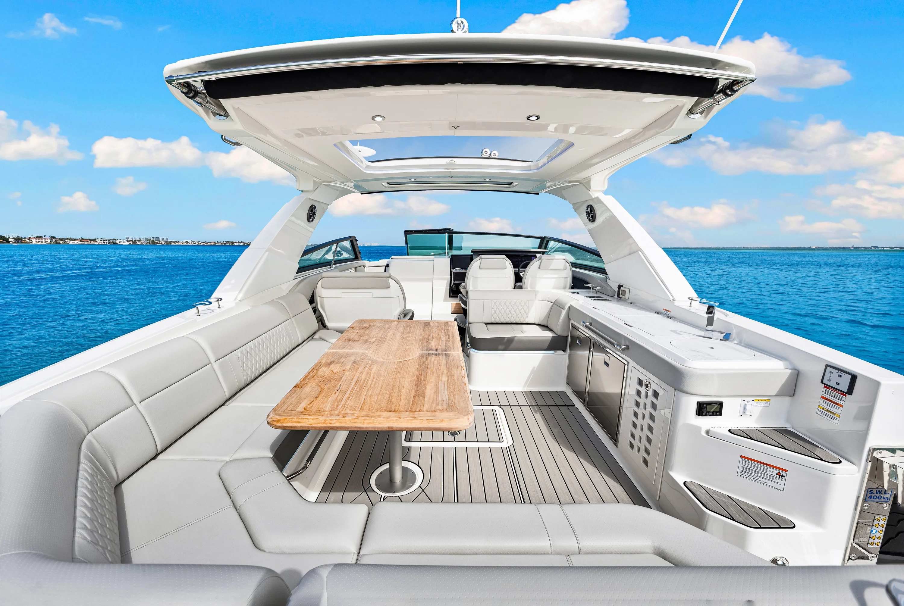 2026 Sea Ray SLX 400 Outboard Image Thumbnail #10