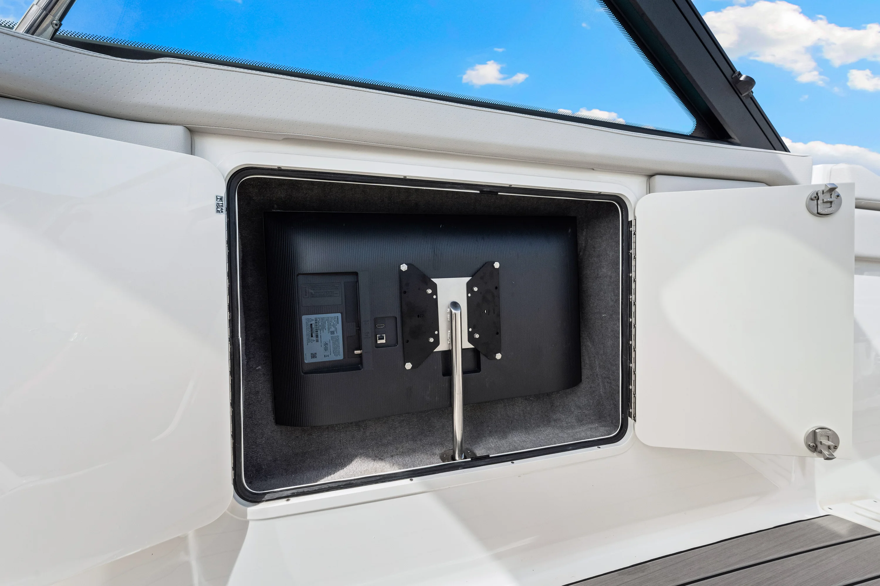 2026 Sea Ray SLX 400 Outboard Image Thumbnail #21