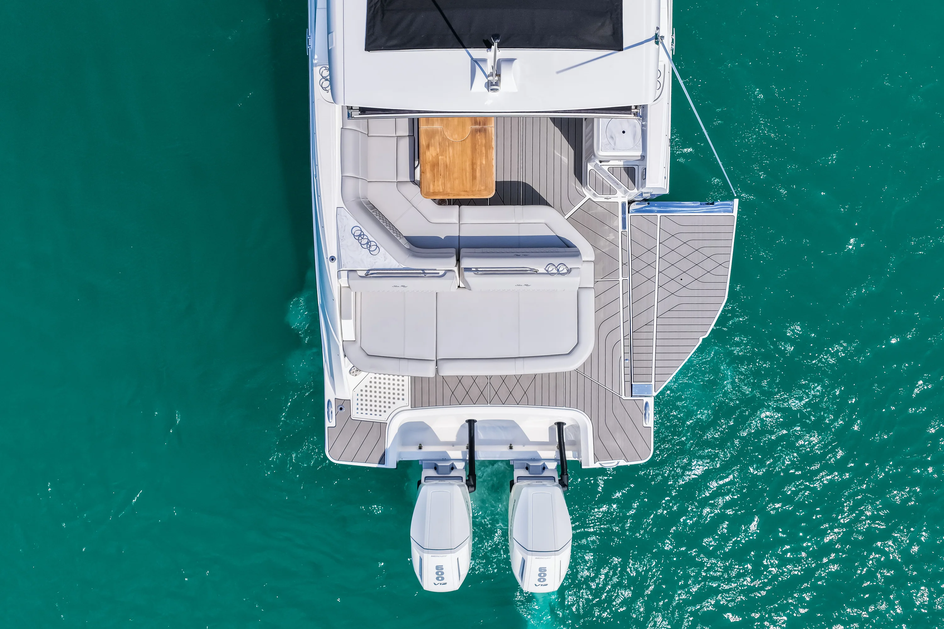 2026 Sea Ray SLX 400 Outboard Image Thumbnail #9