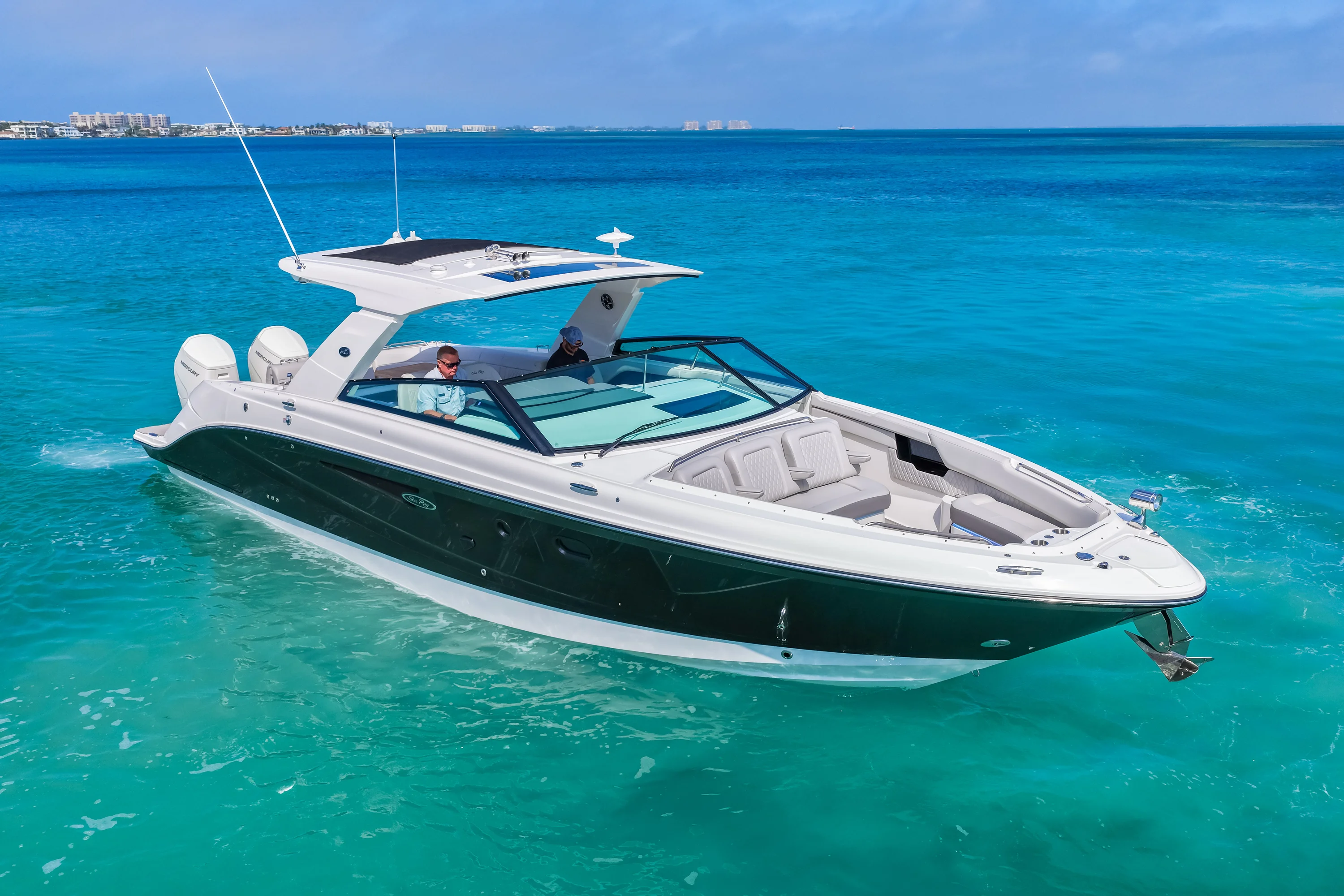 2026 Sea Ray SLX 400 Outboard Image Thumbnail #4