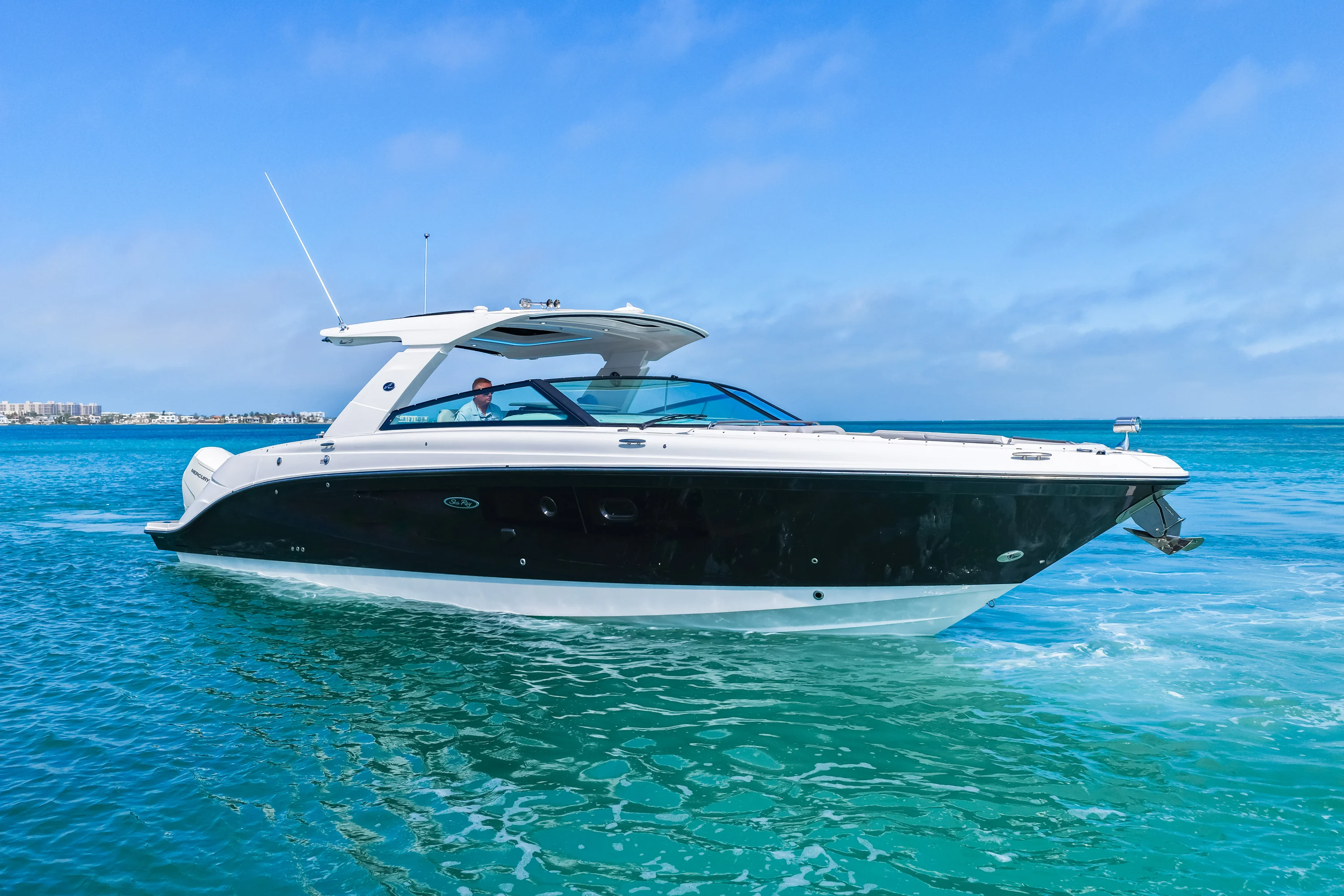 2026 Sea Ray SLX 400 Outboard Image Thumbnail #3