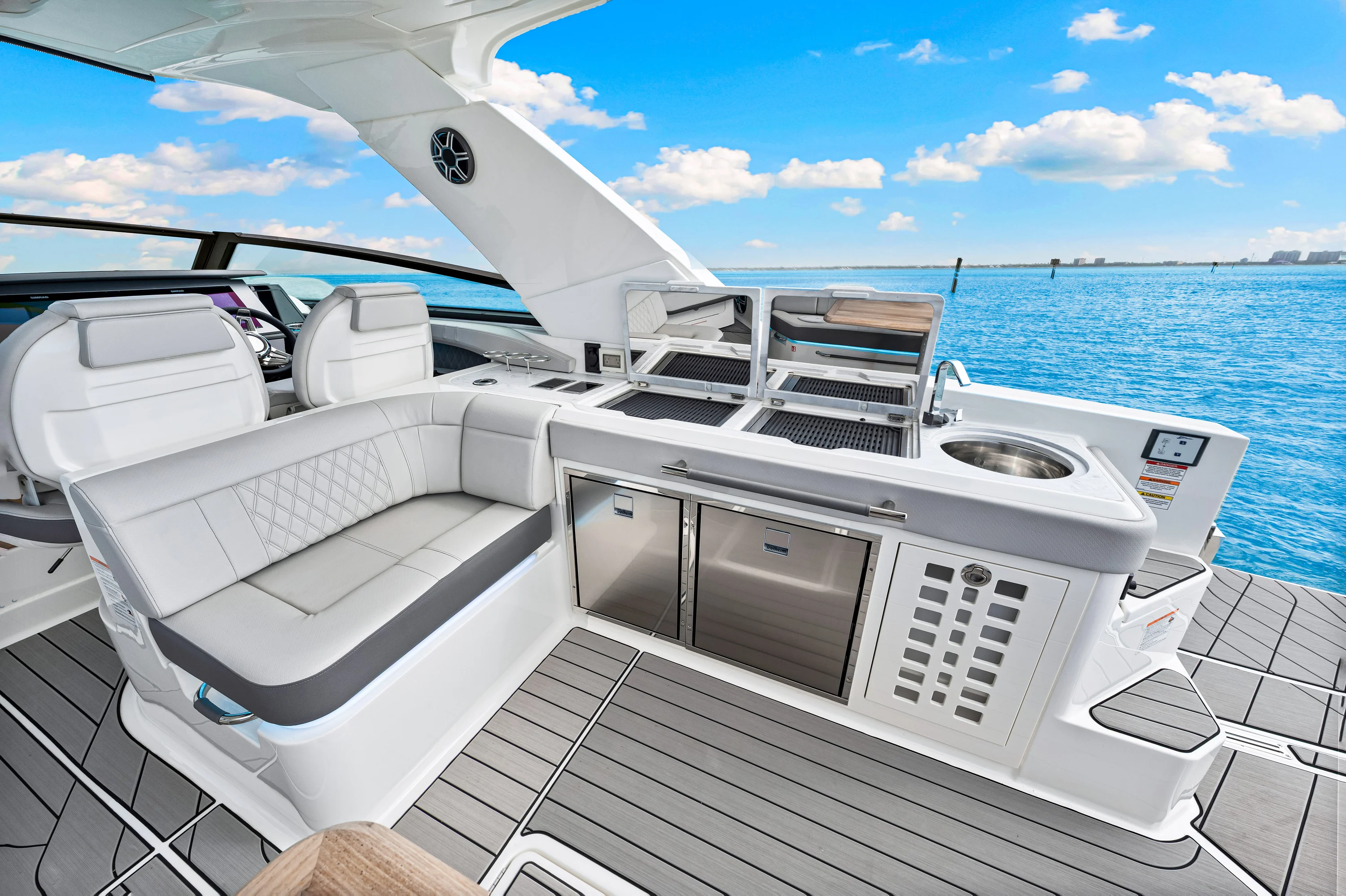 2026 Sea Ray SLX 400 Outboard Image Thumbnail #14