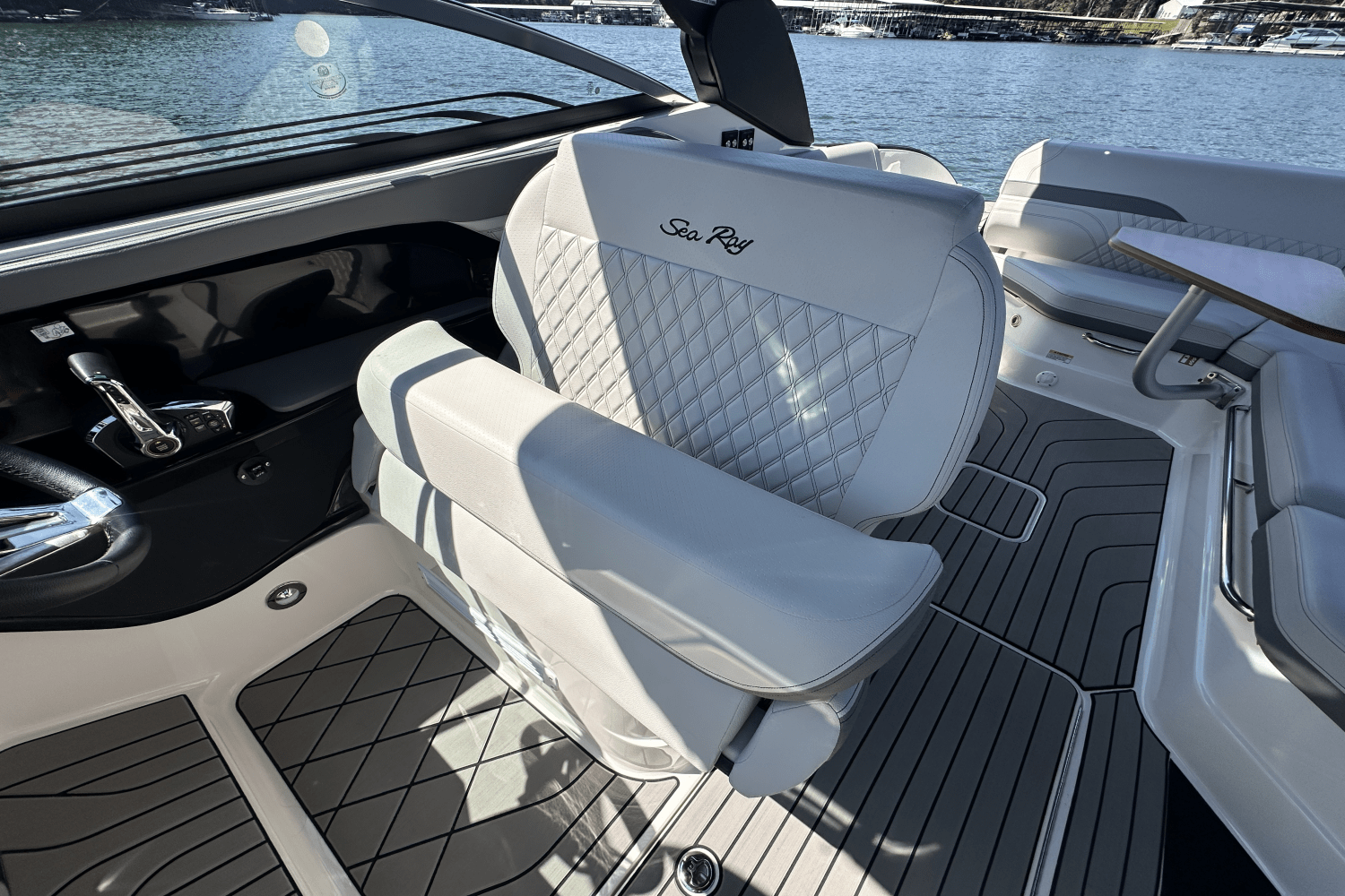 2025 Sea Ray SLX 280 Image Thumbnail #22