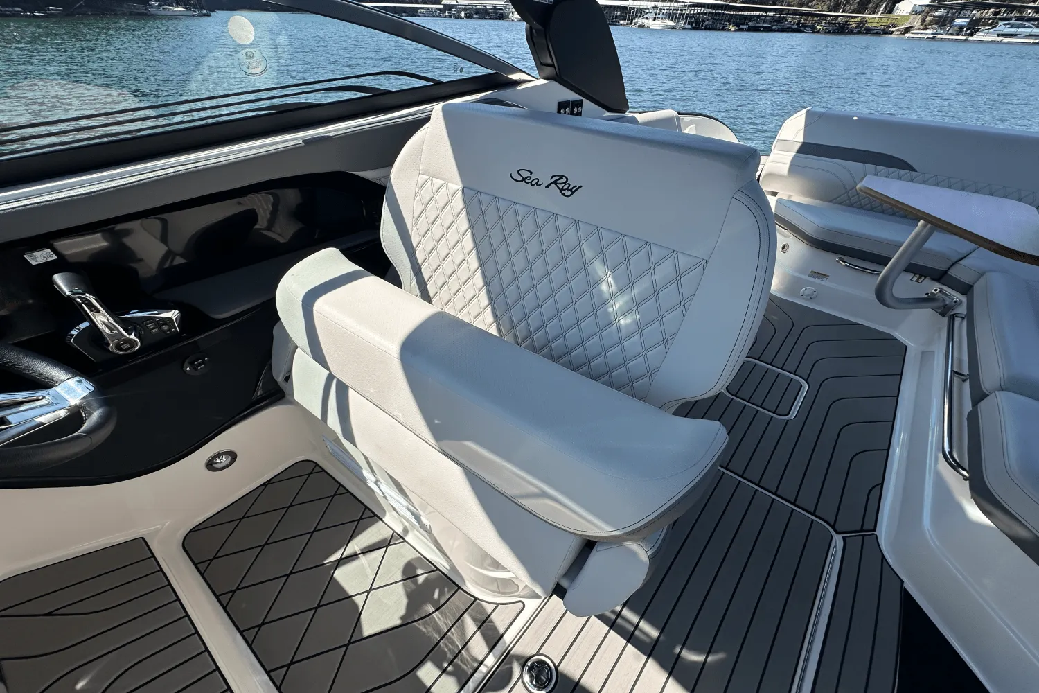 2025 Sea Ray SLX 280 Image Thumbnail #22