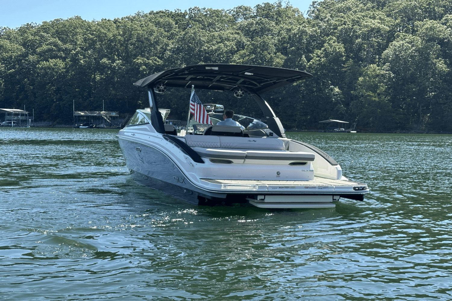 2025 Sea Ray SLX 280 Image Thumbnail #2