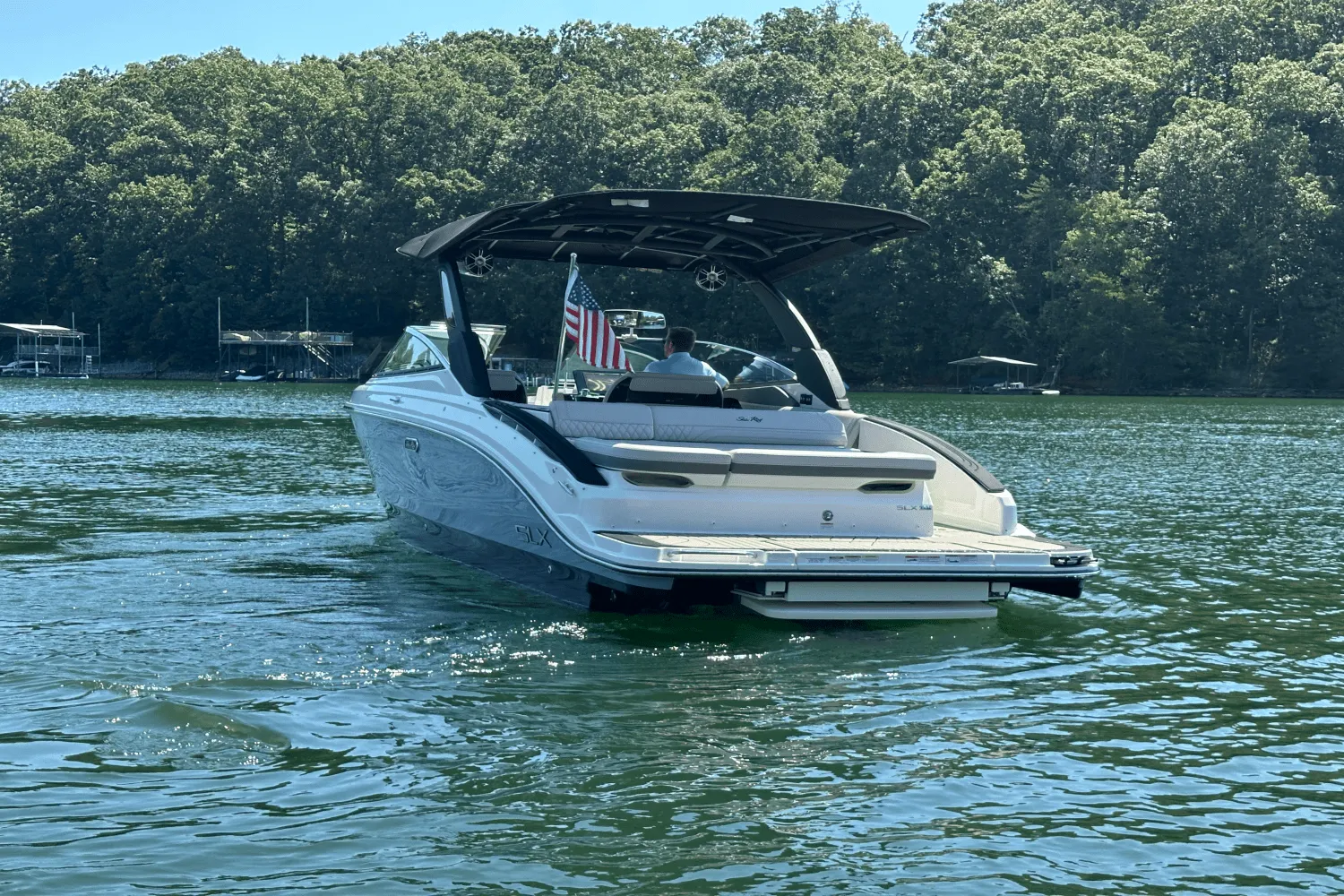 2025 Sea Ray SLX 280 Image Thumbnail #2