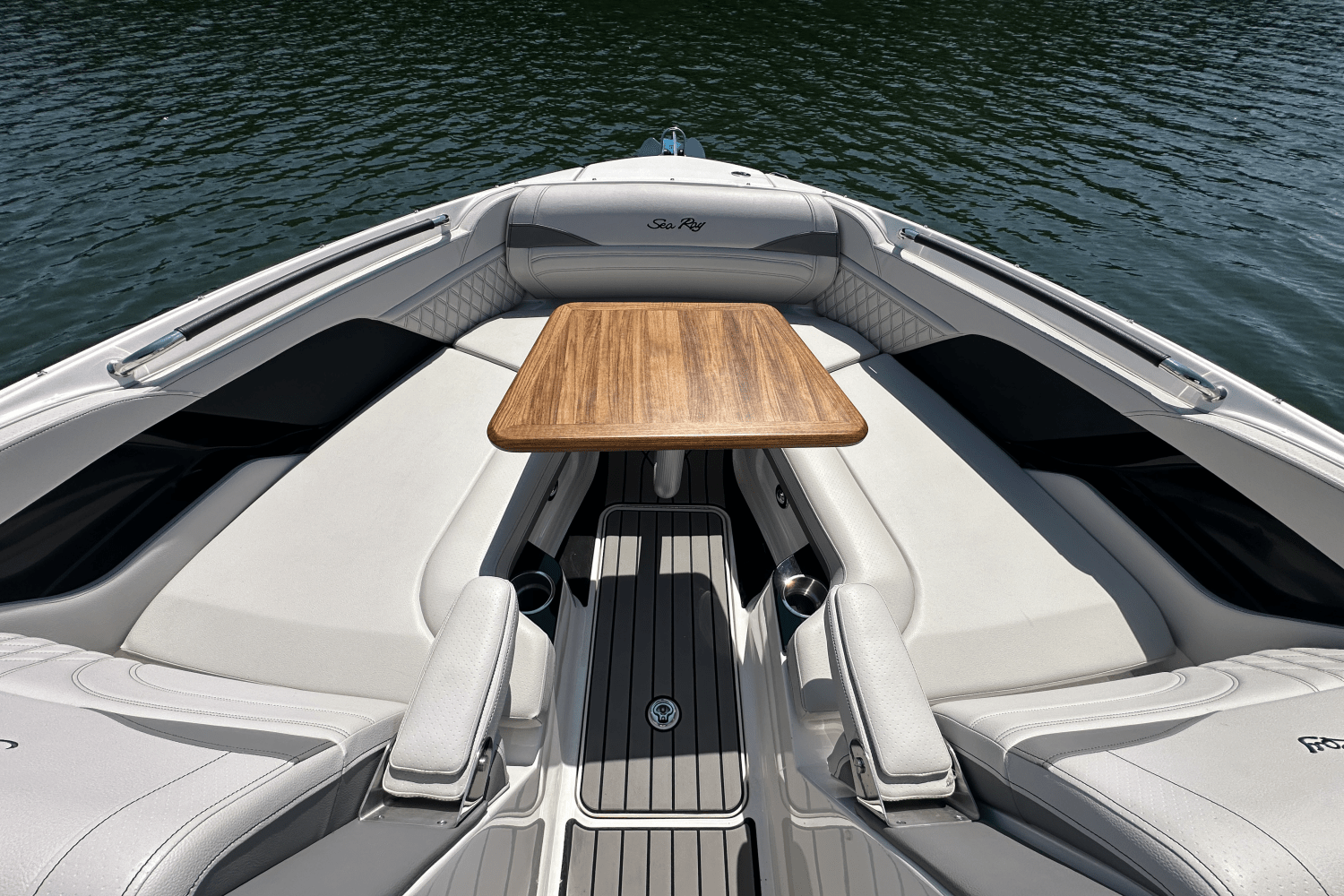 2025 Sea Ray SLX 280 Image Thumbnail #9