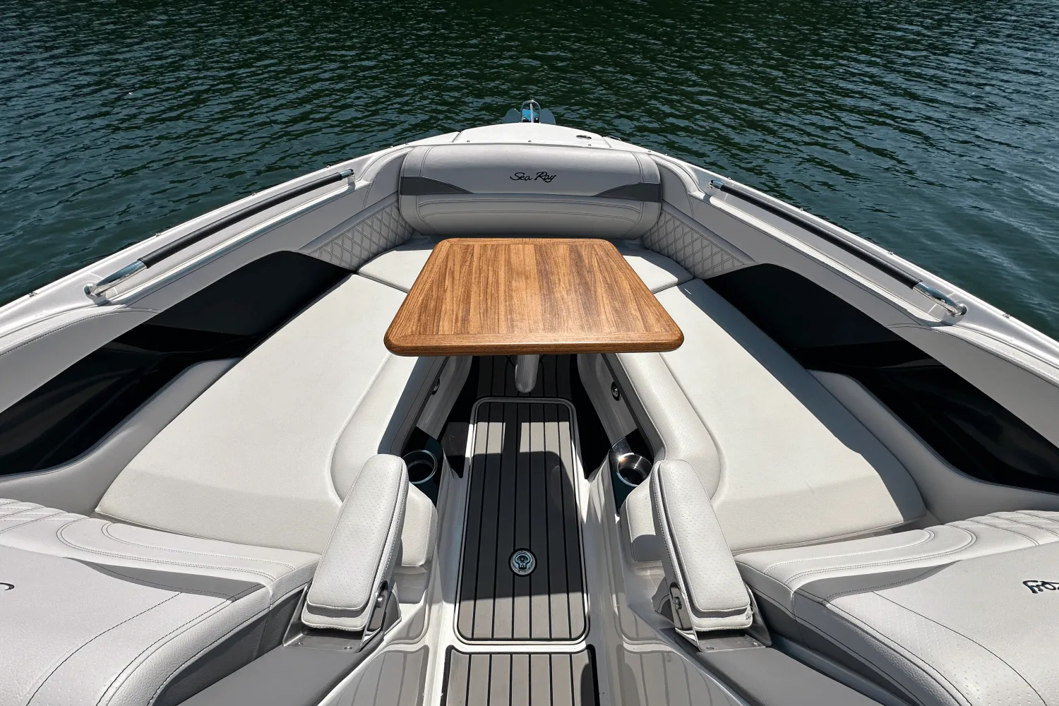2025 Sea Ray SLX 280 Image Thumbnail #9