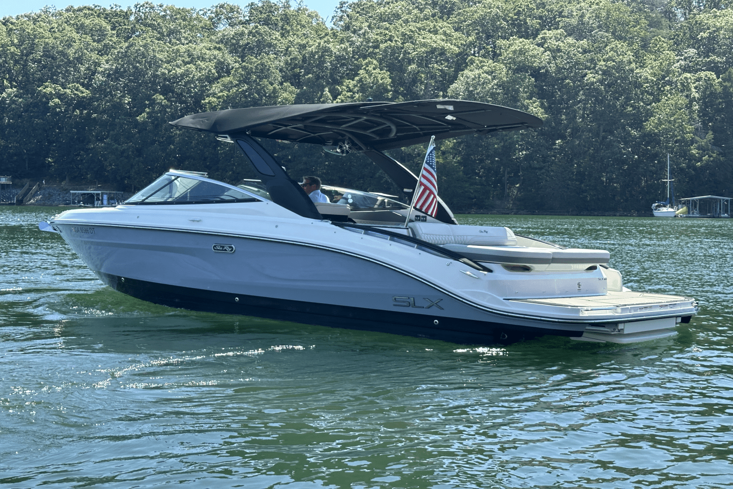 2025 Sea Ray SLX 280 Image Thumbnail #1