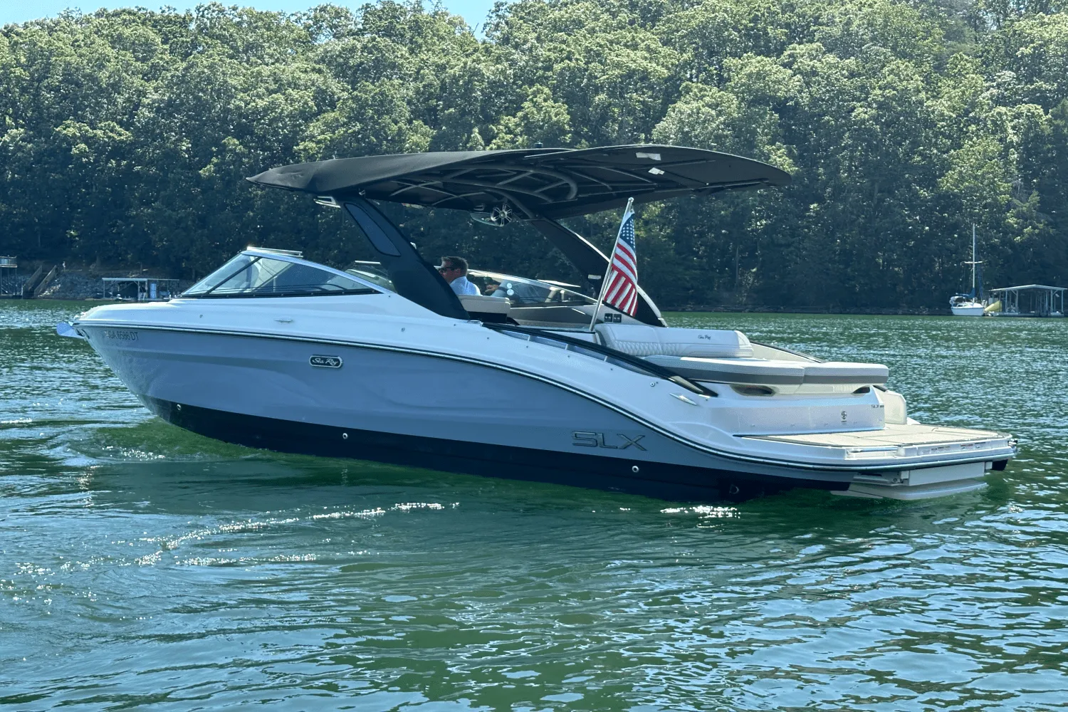 2025 Sea Ray SLX 280 Image Thumbnail #1