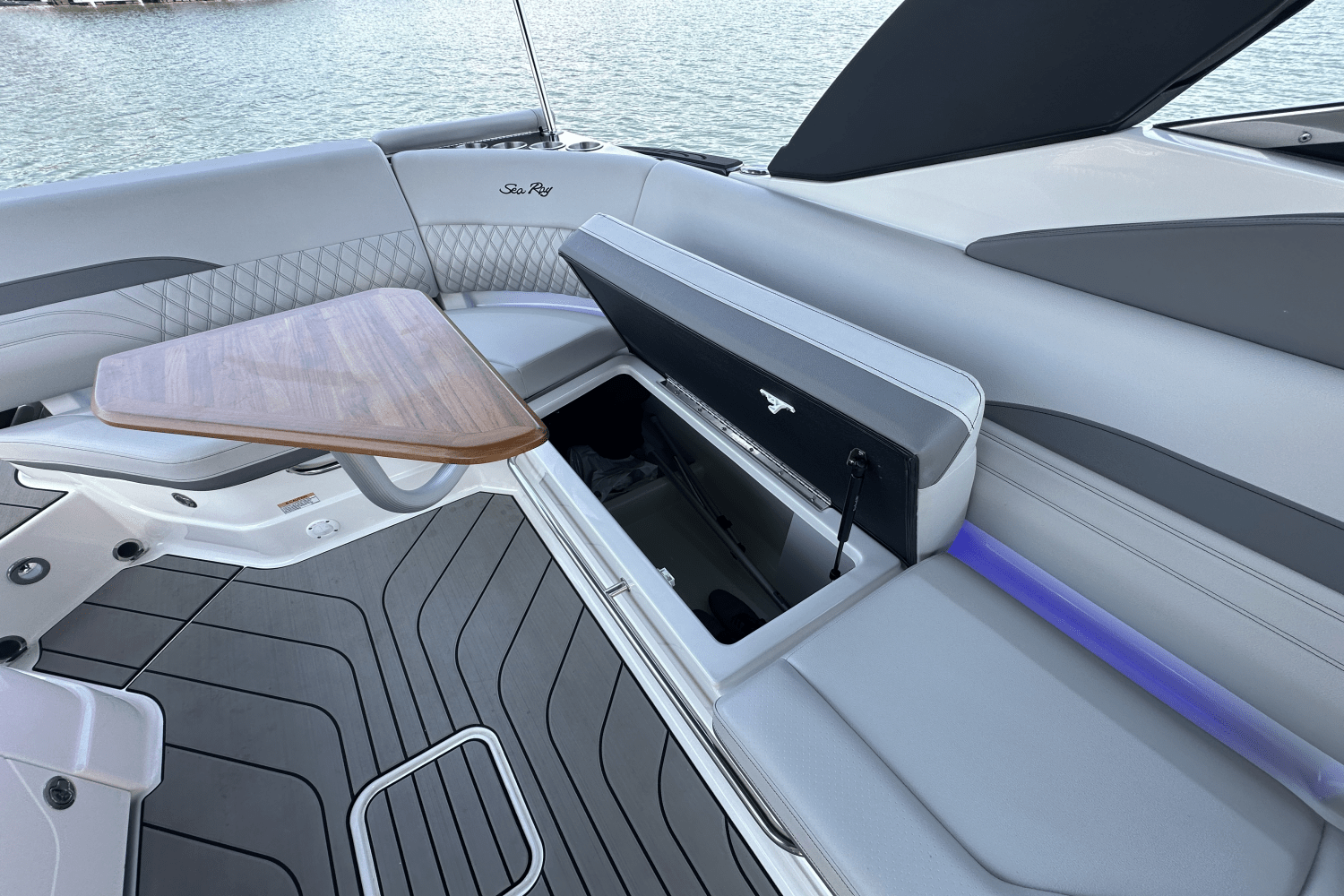 2025 Sea Ray SLX 280 Image Thumbnail #28