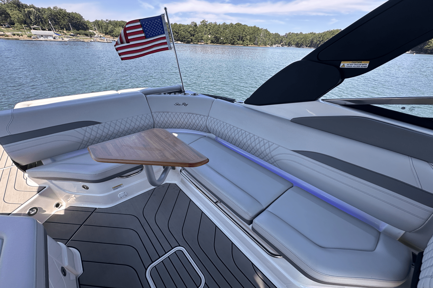 2025 Sea Ray SLX 280 Image Thumbnail #27