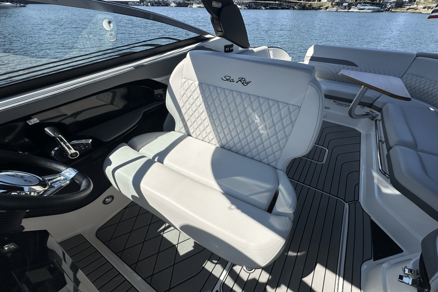 2025 Sea Ray SLX 280 Image Thumbnail #23