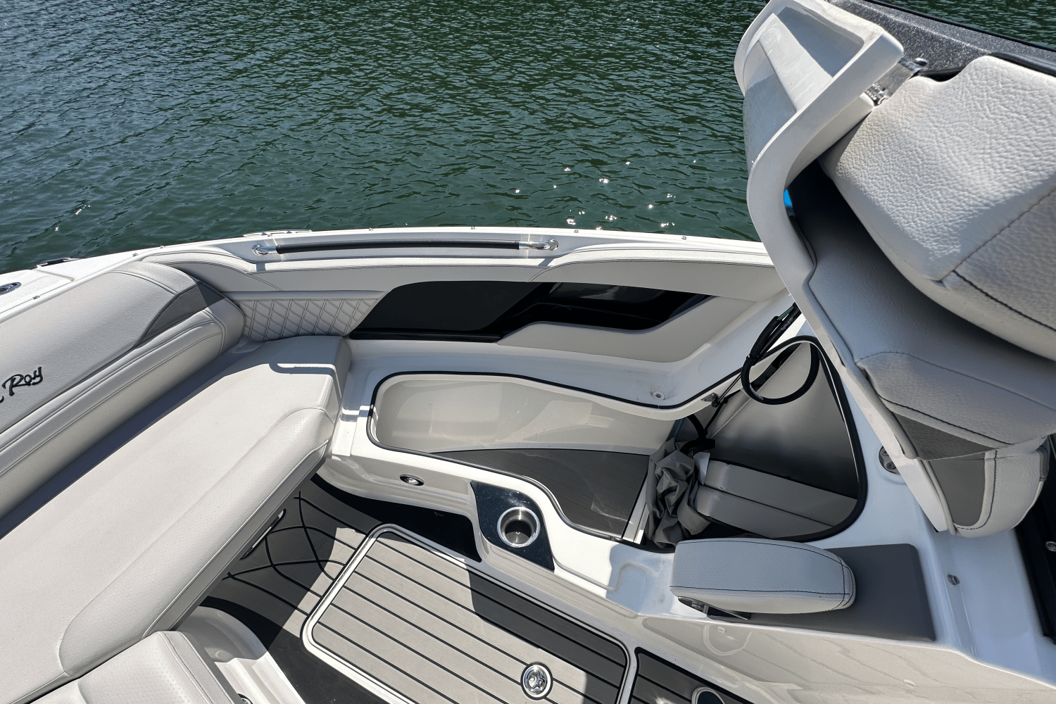 2025 Sea Ray SLX 280 Image Thumbnail #18