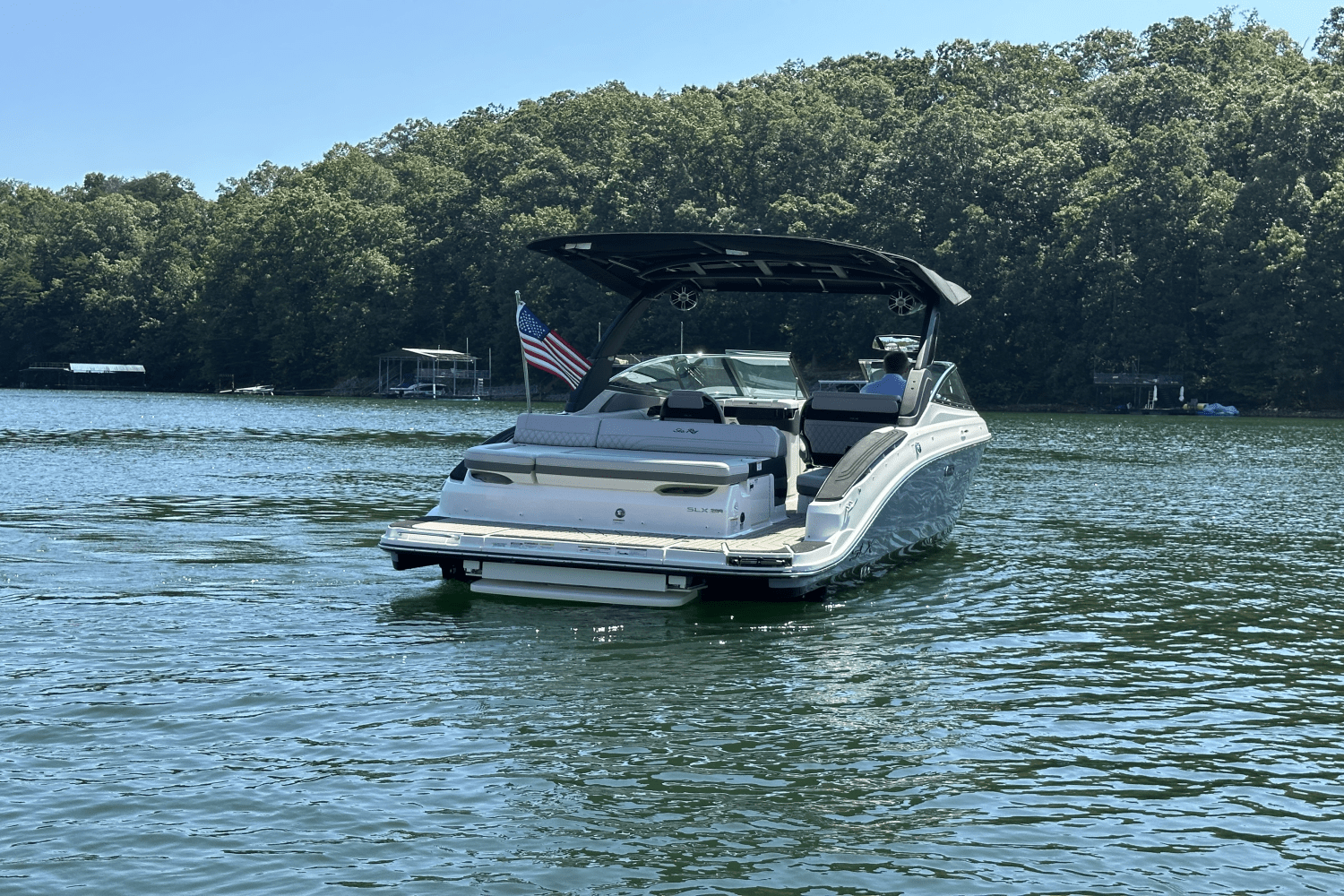2025 Sea Ray SLX 280 Image Thumbnail #3