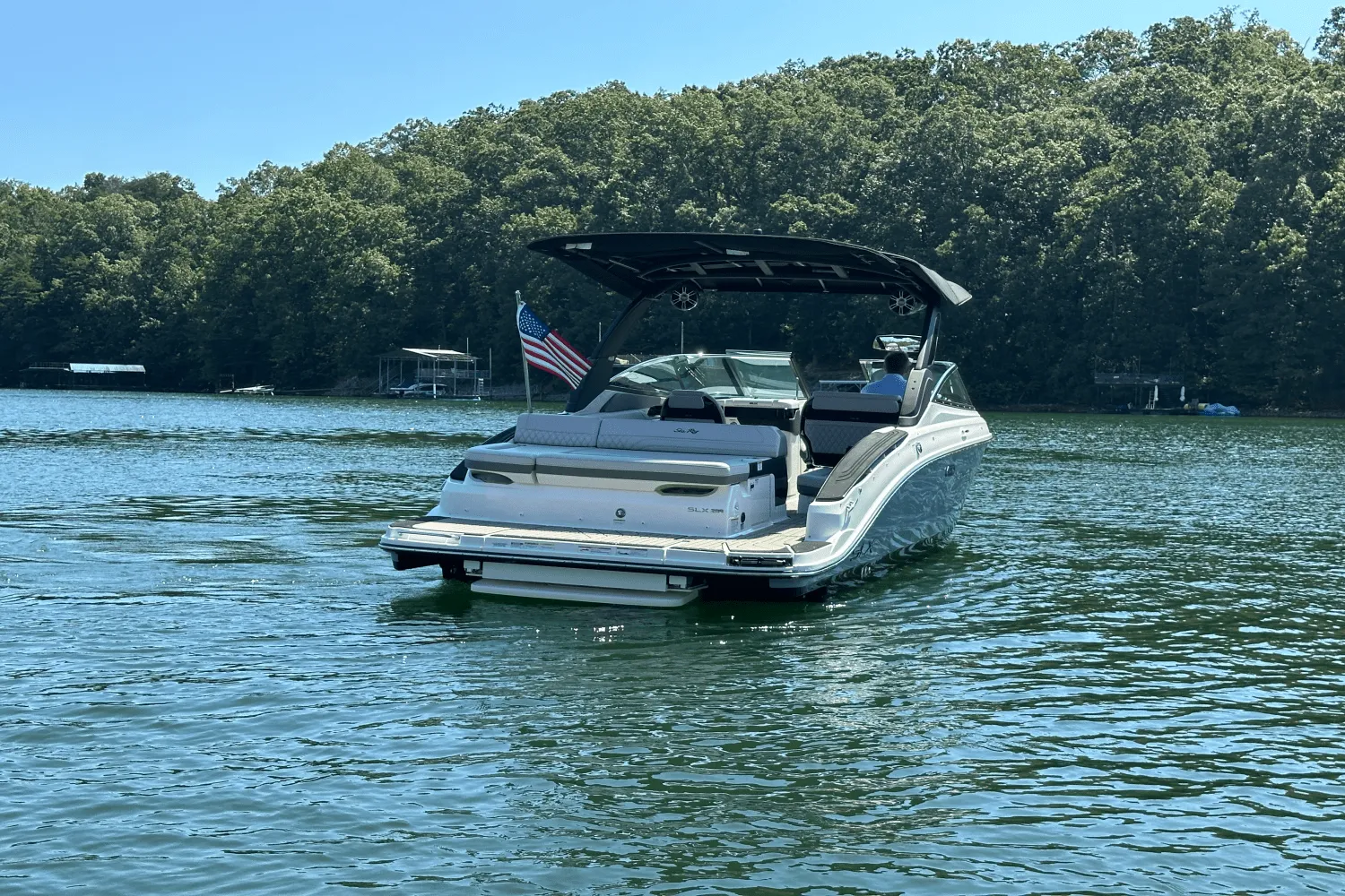 2025 Sea Ray SLX 280 Image Thumbnail #3