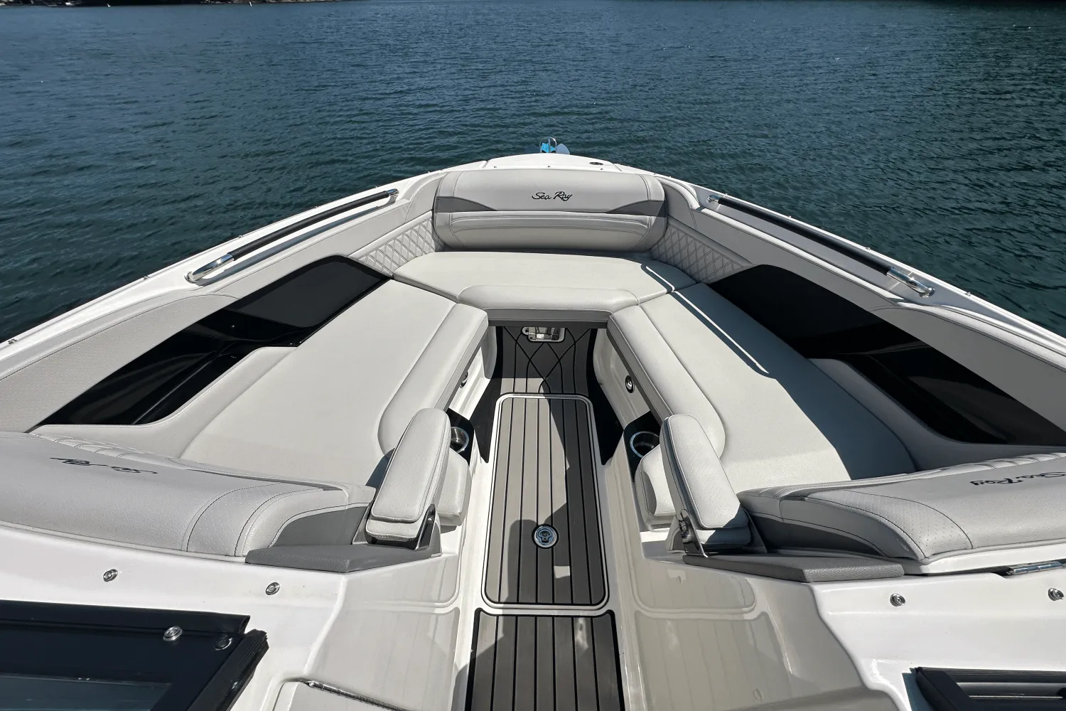2025 Sea Ray SLX 280 Image Thumbnail #8
