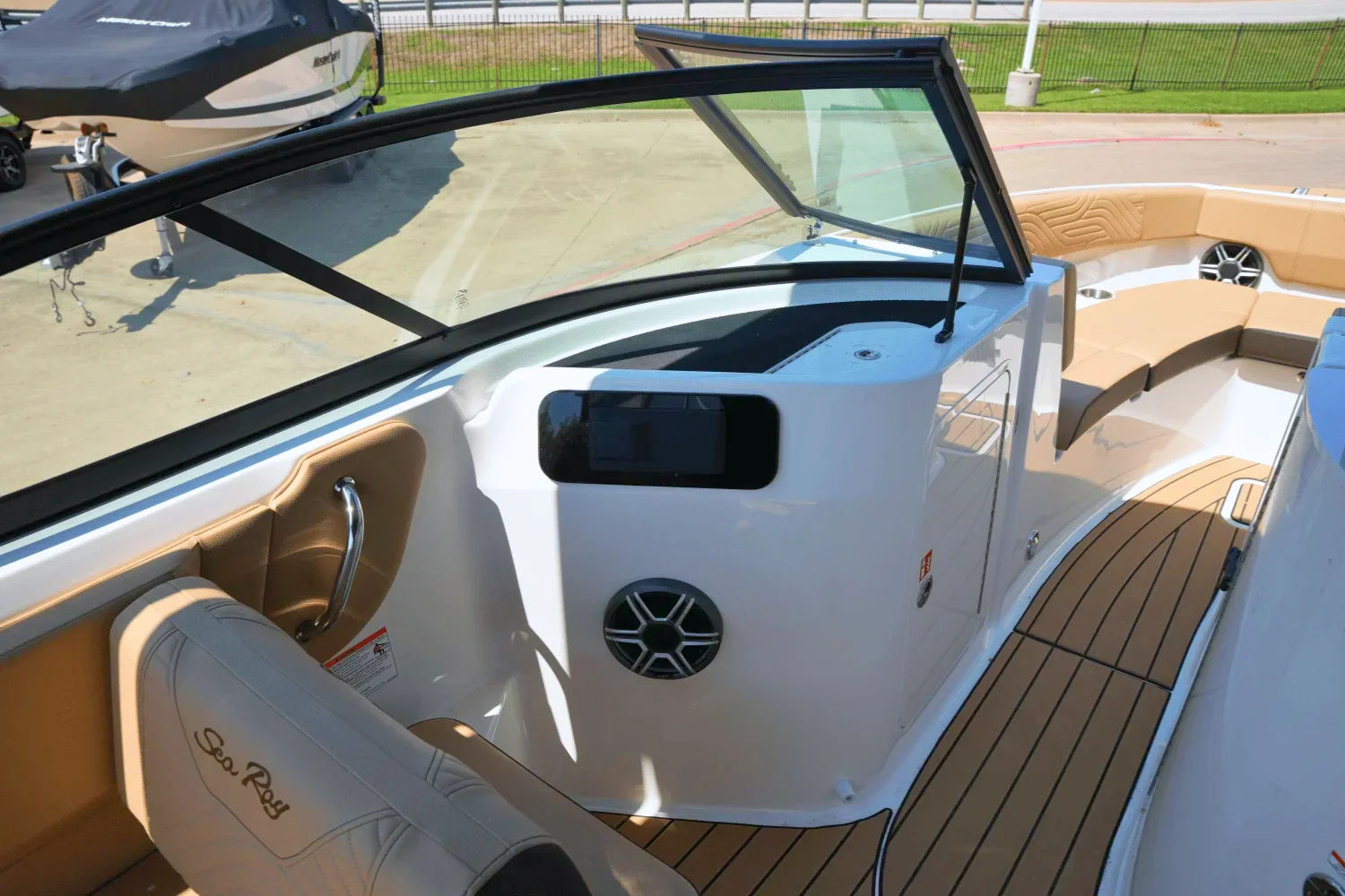 2026 Sea Ray SDX 230 Surf Image Thumbnail #17