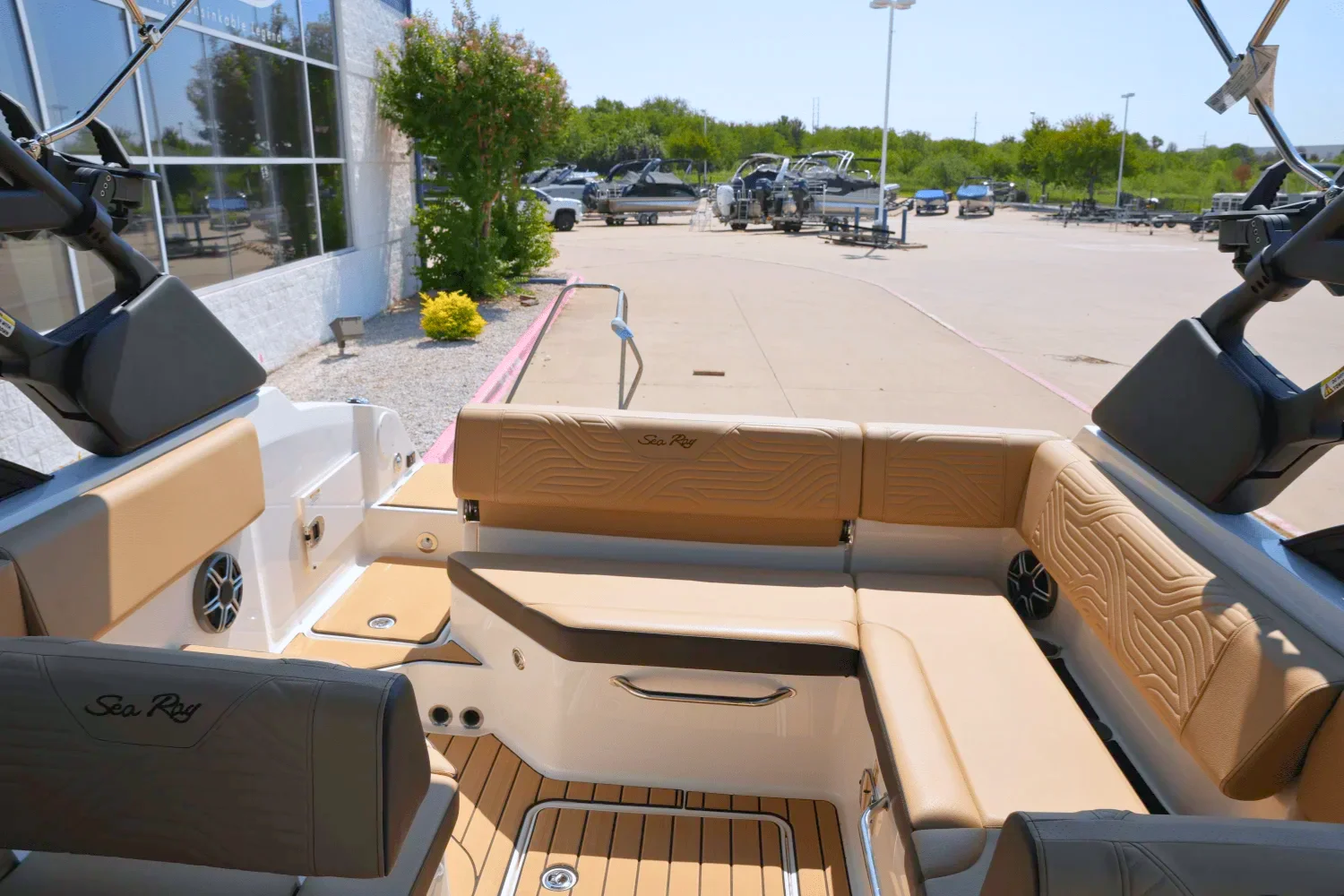 2026 Sea Ray SDX 230 Surf Image Thumbnail #7