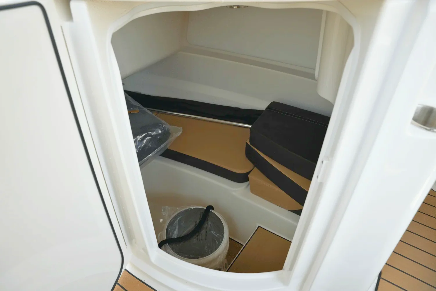 2026 Sea Ray SDX 230 Surf Image Thumbnail #16