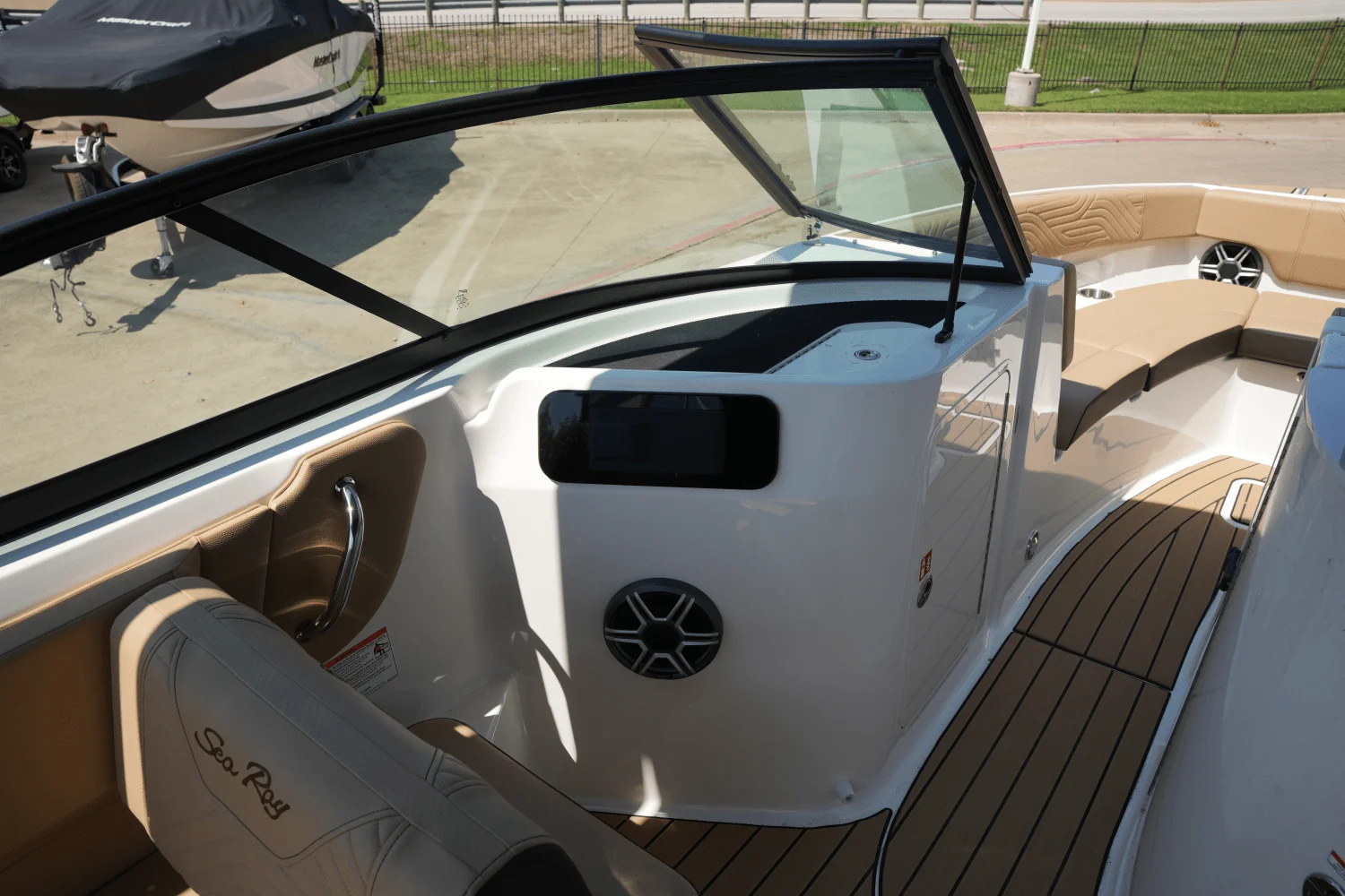 2026 Sea Ray SDX 230 Surf Image Thumbnail #17