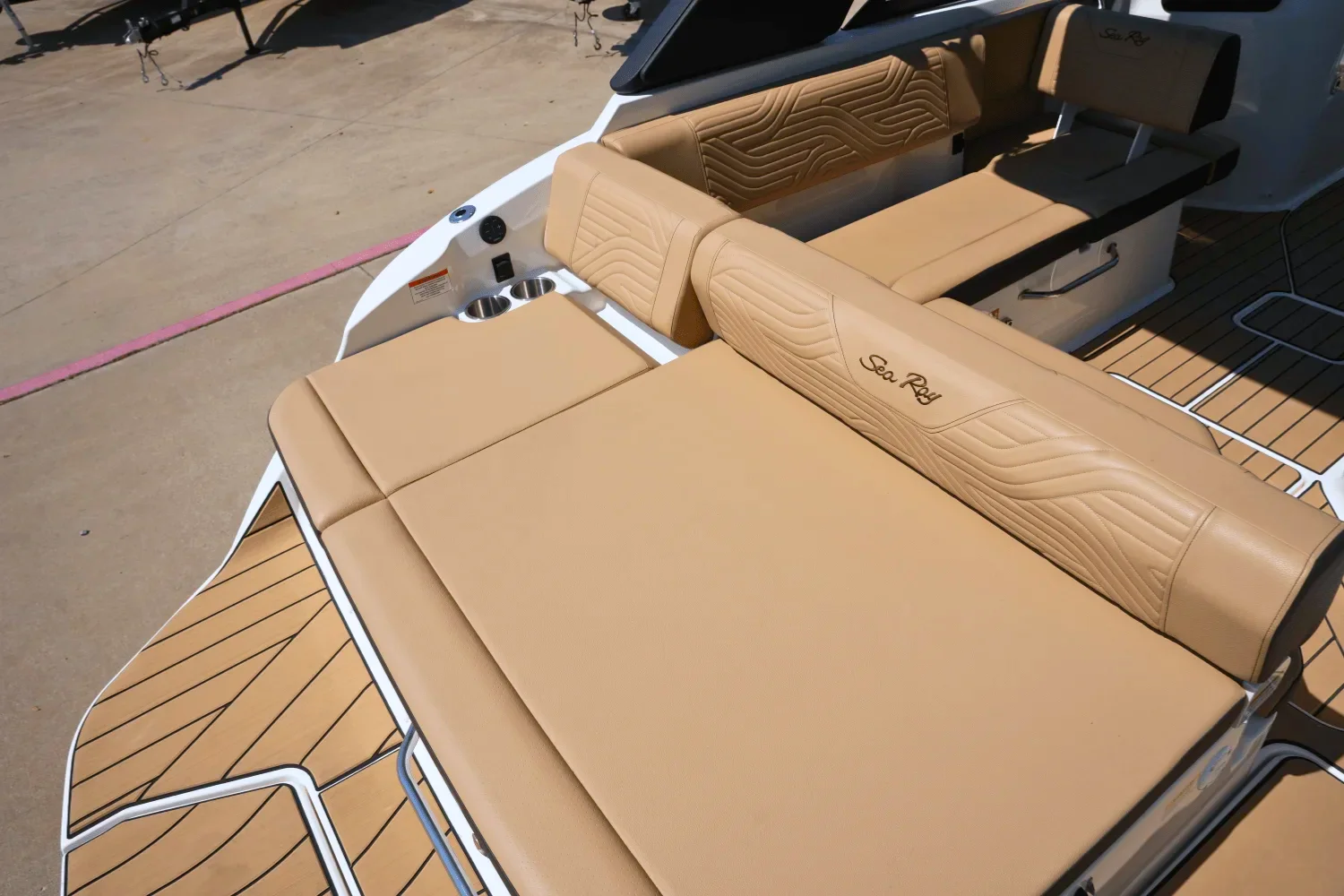 2026 Sea Ray SDX 230 Surf Image Thumbnail #4